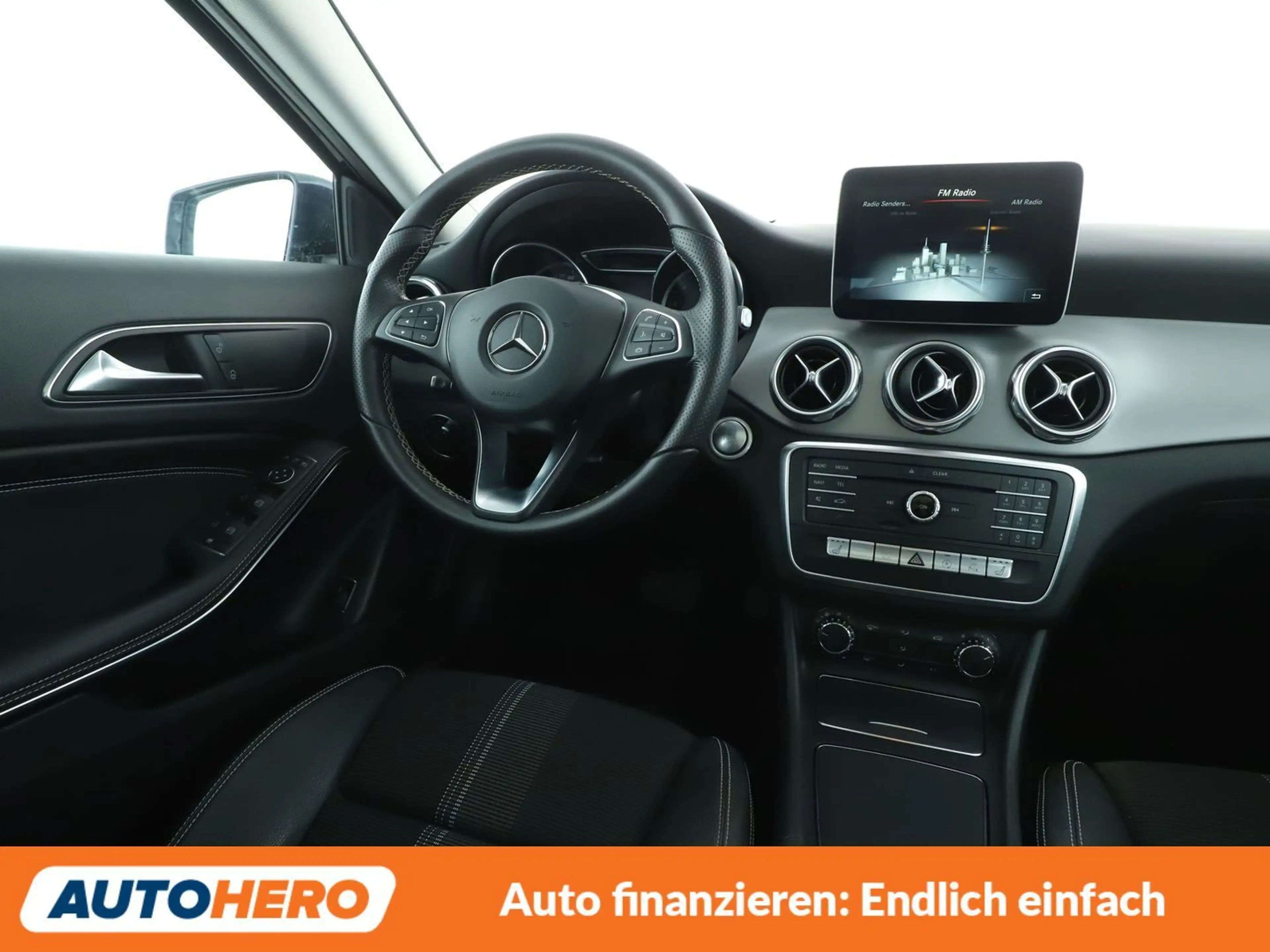 Mercedes-Benz GLA 200 GLA 200 Urban Aut.*LED*TEMPO* — photo 13