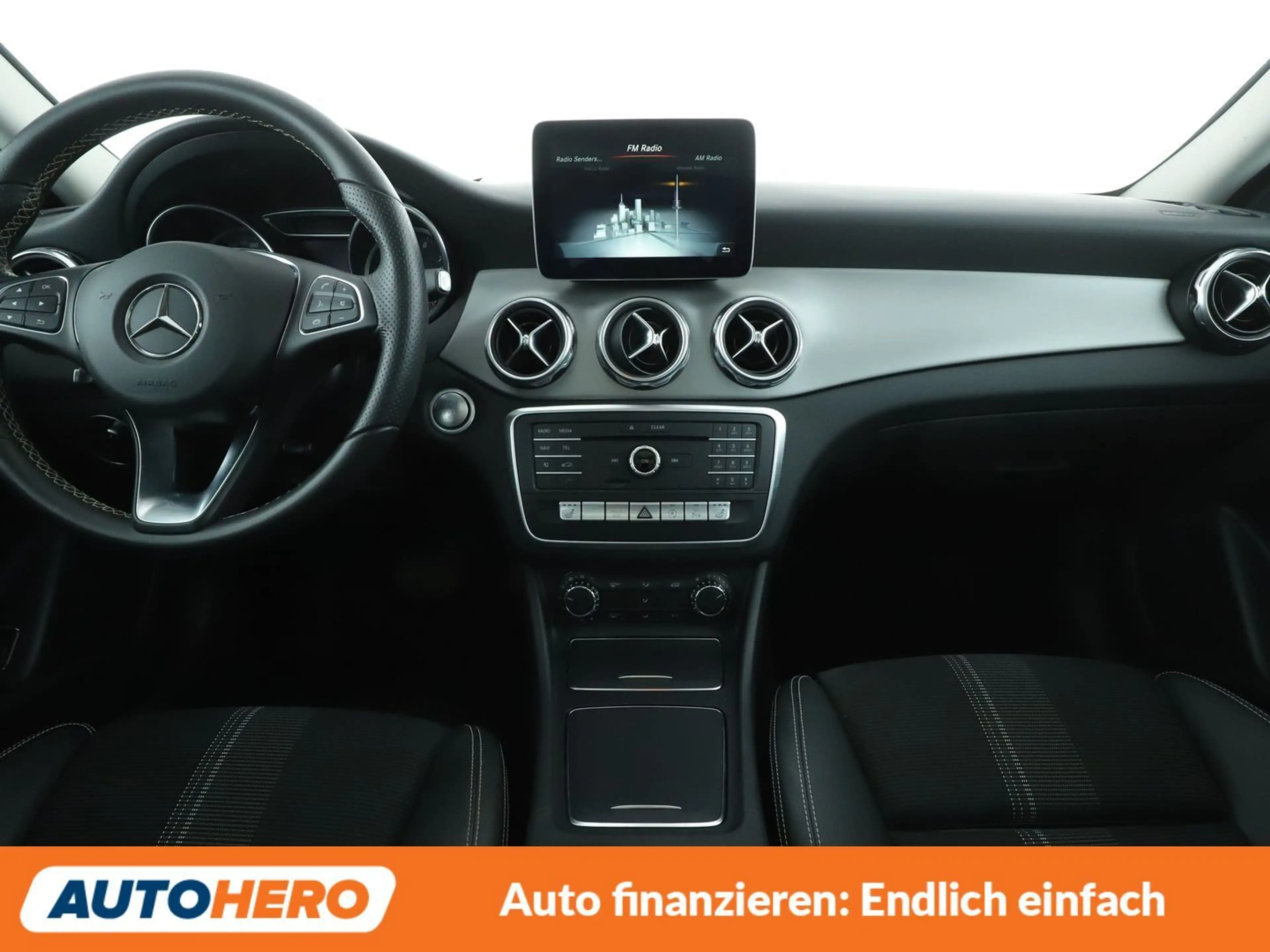Mercedes-Benz GLA 200 GLA 200 Urban Aut.*LED*TEMPO* — photo 12