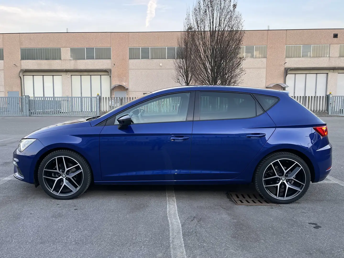 SEAT Leon 2.0 tdi FR 150cv Blu/Azzurro - 2