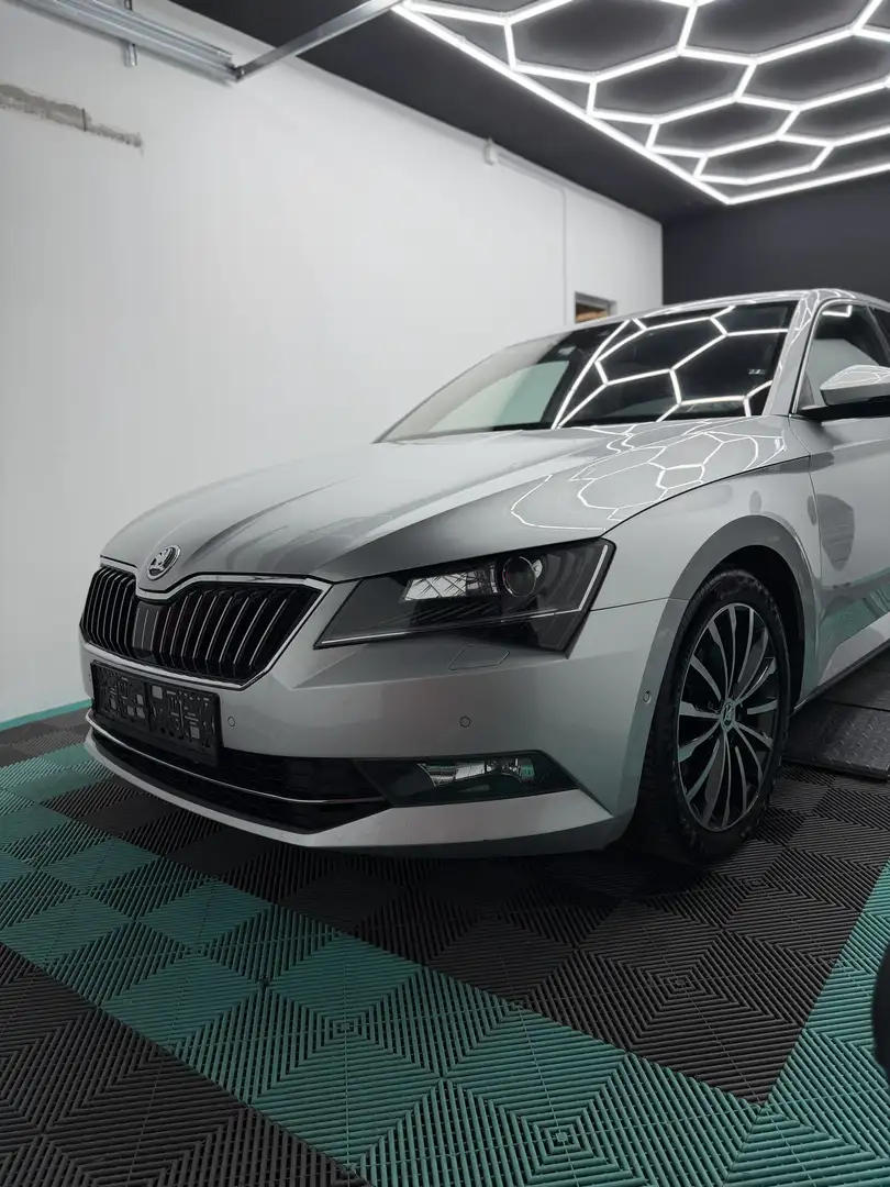 Skoda Superb 2,0 TDI Ambition DSG - 1