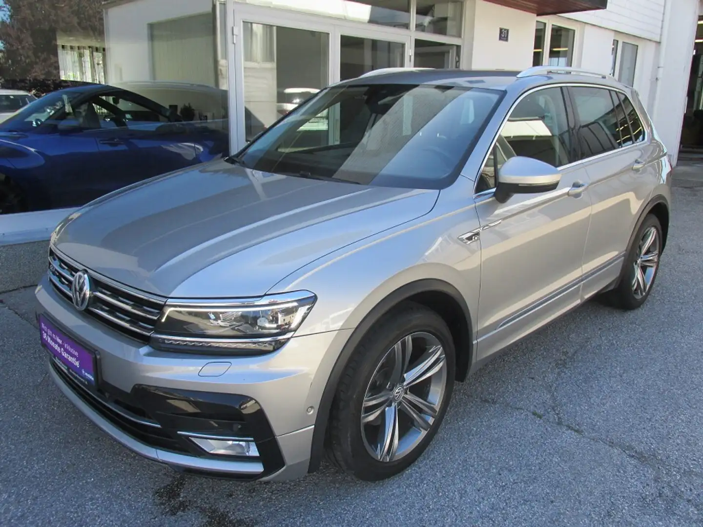 Volkswagen Tiguan 2,0 TDI SCR Comfortline Grau - 1