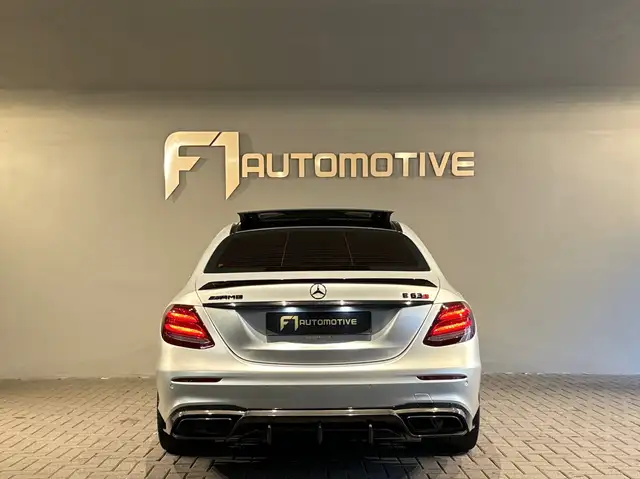 Mercedes-Benz E-Class view 11