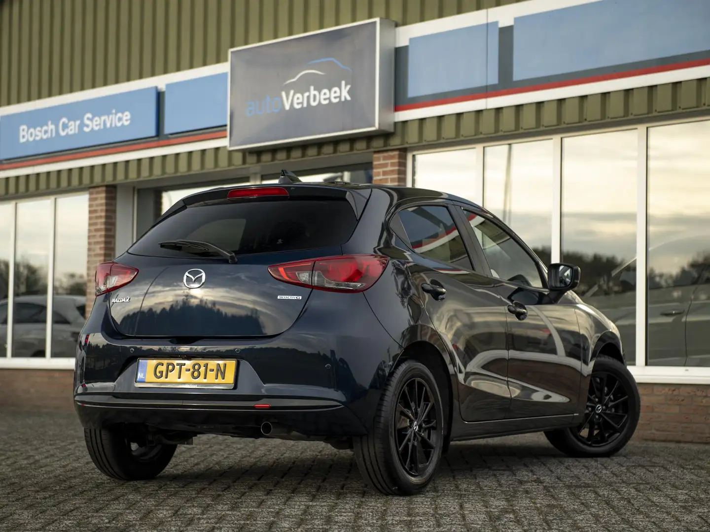 Mazda 2 1.5 SA-G 90pk Aut. Homura | Camera | Apple Carplay Blauw - 2