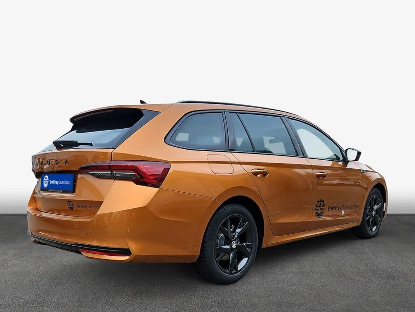 Skoda Octavia Combi 1.5 TSI DSG Sportline Oranje - 2