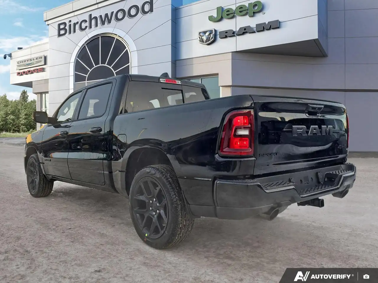 RAM 1500 снимка RAM 1500
