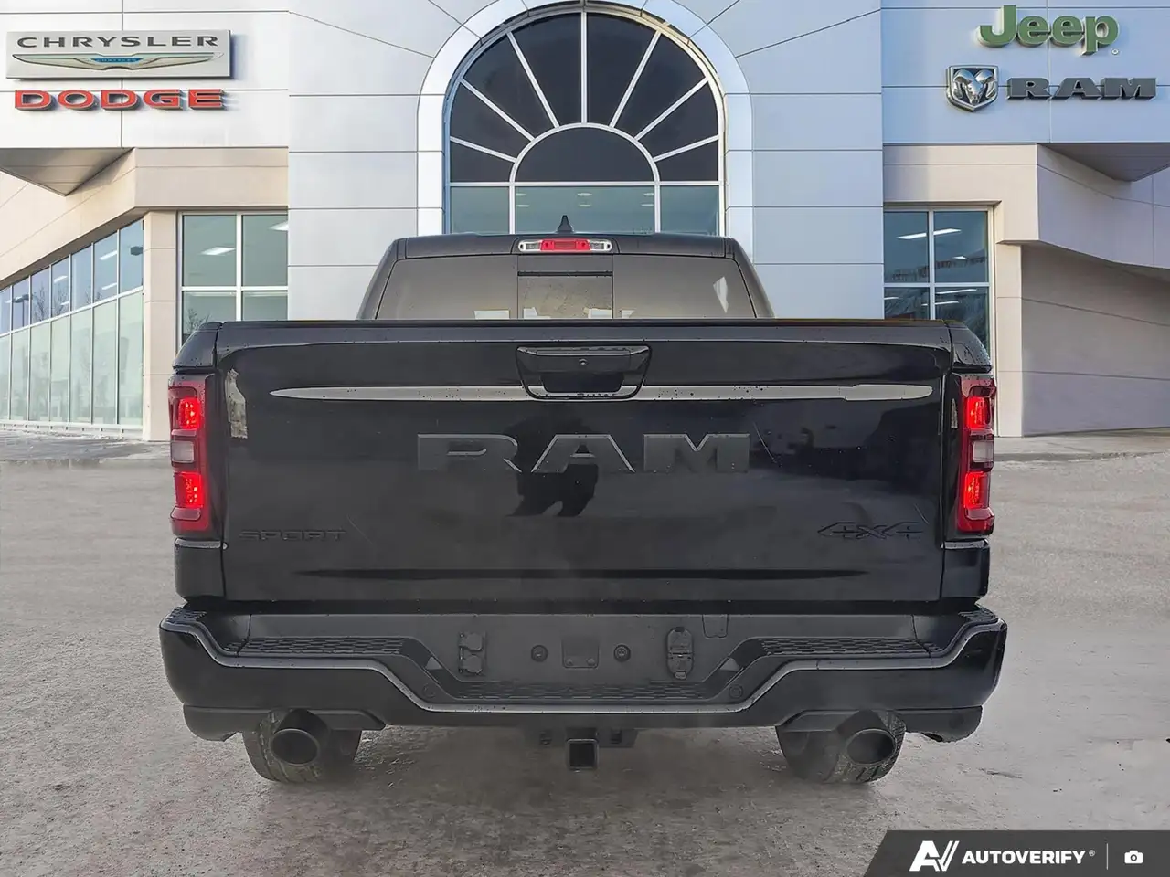 RAM 1500 снимка RAM 1500