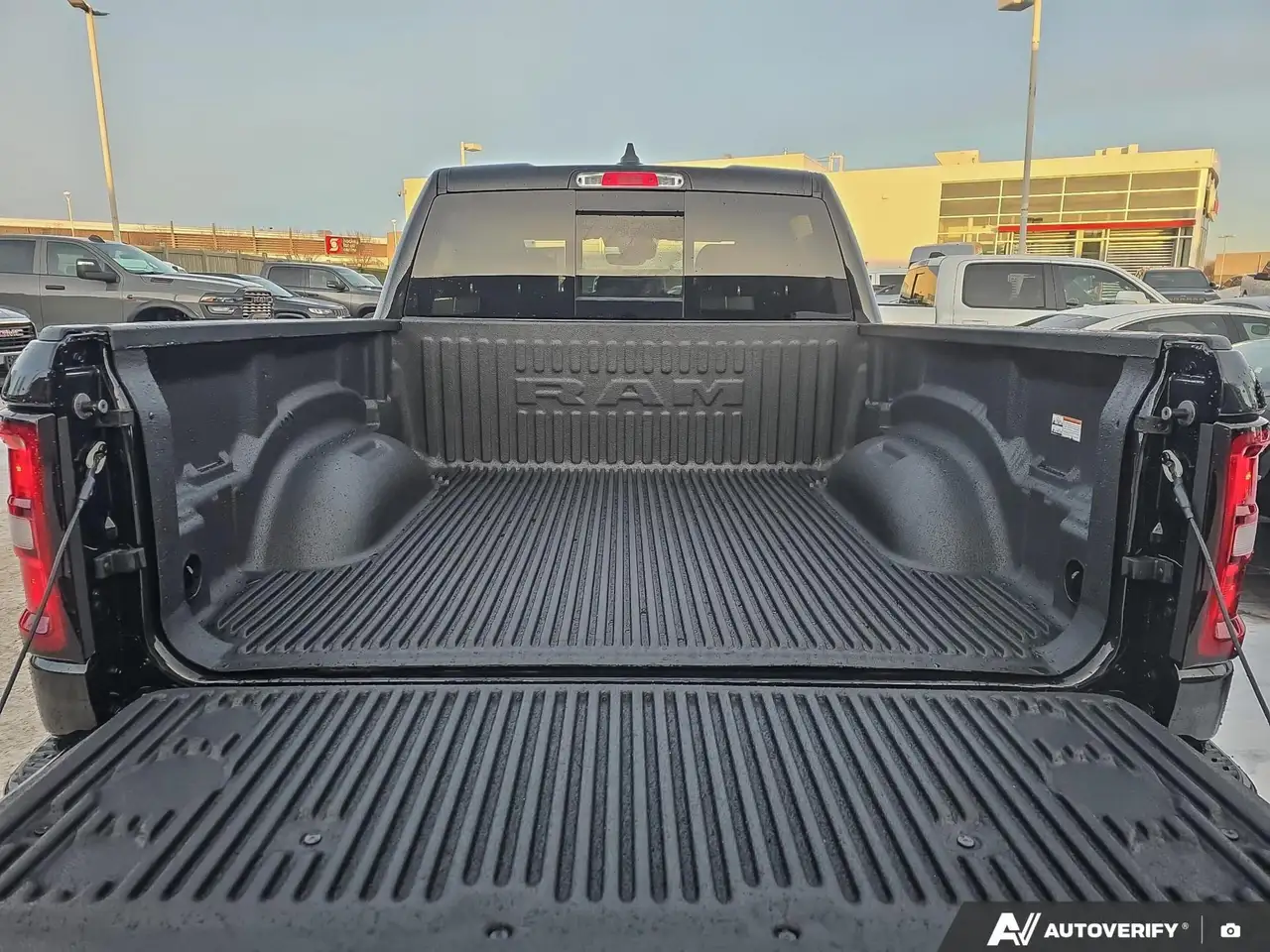 RAM 1500 снимка RAM 1500