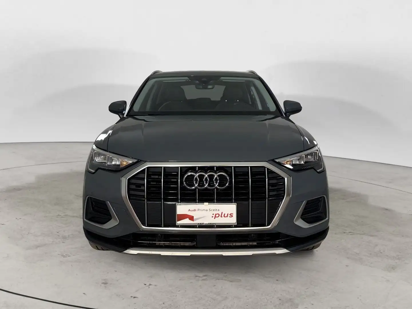 Audi Q3 35 TDI S tronic Grijs - 2