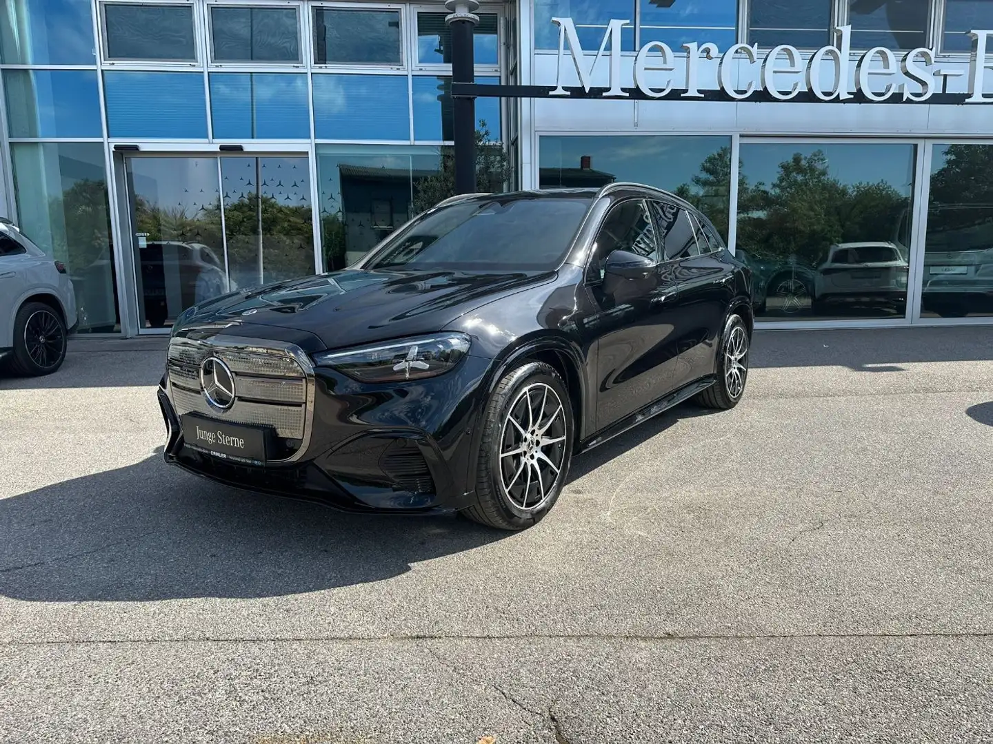Mercedes-Benz GLC 400 4MATIC mit EQ Technologie verfügbar ab 16.12.2026 Schwarz - 2