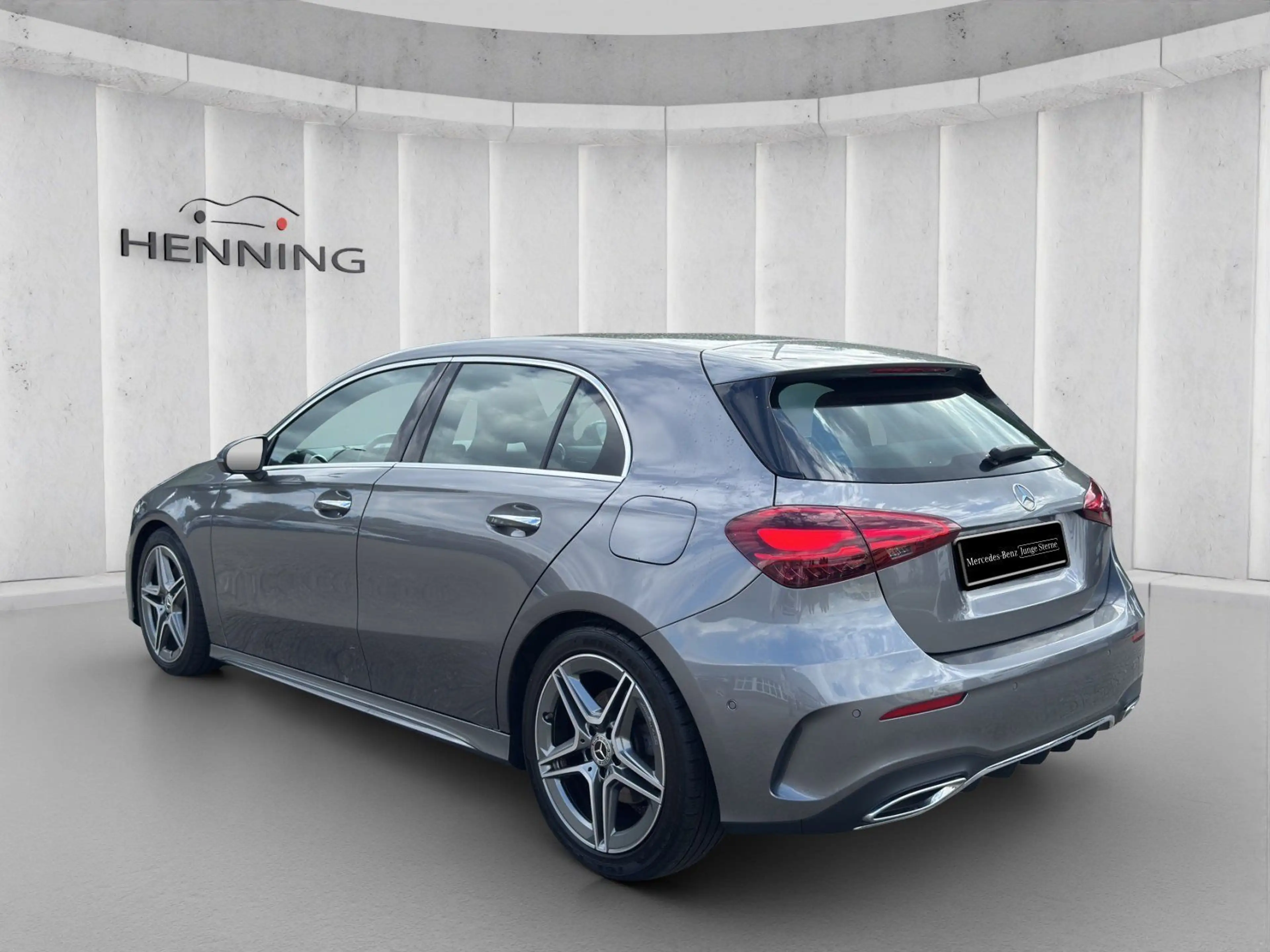 Mercedes-Benz A 220 d AMG Line Kamera Ambiente LED Spurhalte — photo 3