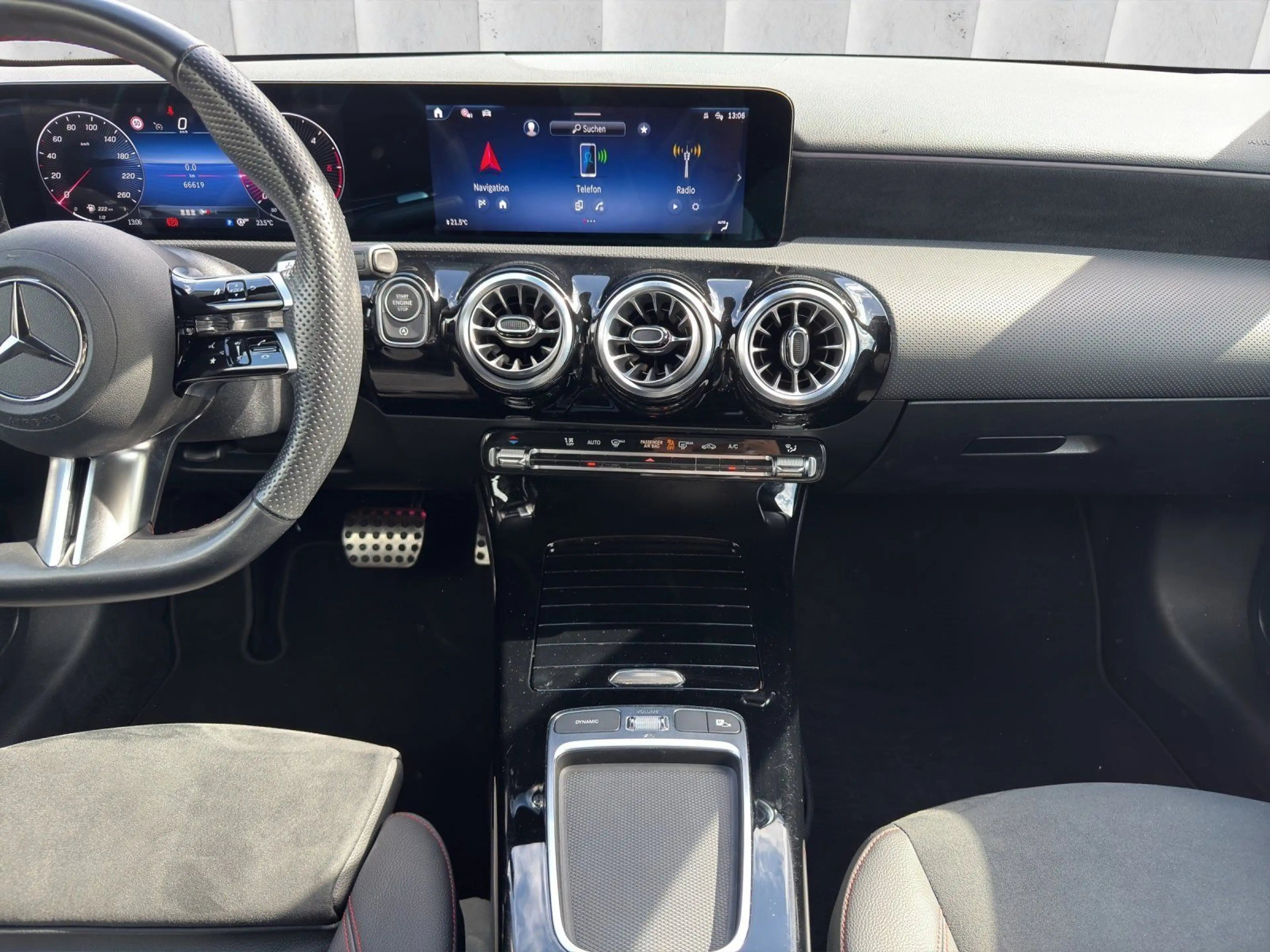 Mercedes-Benz A 220 d AMG Line Kamera Ambiente LED Spurhalte — photo 15