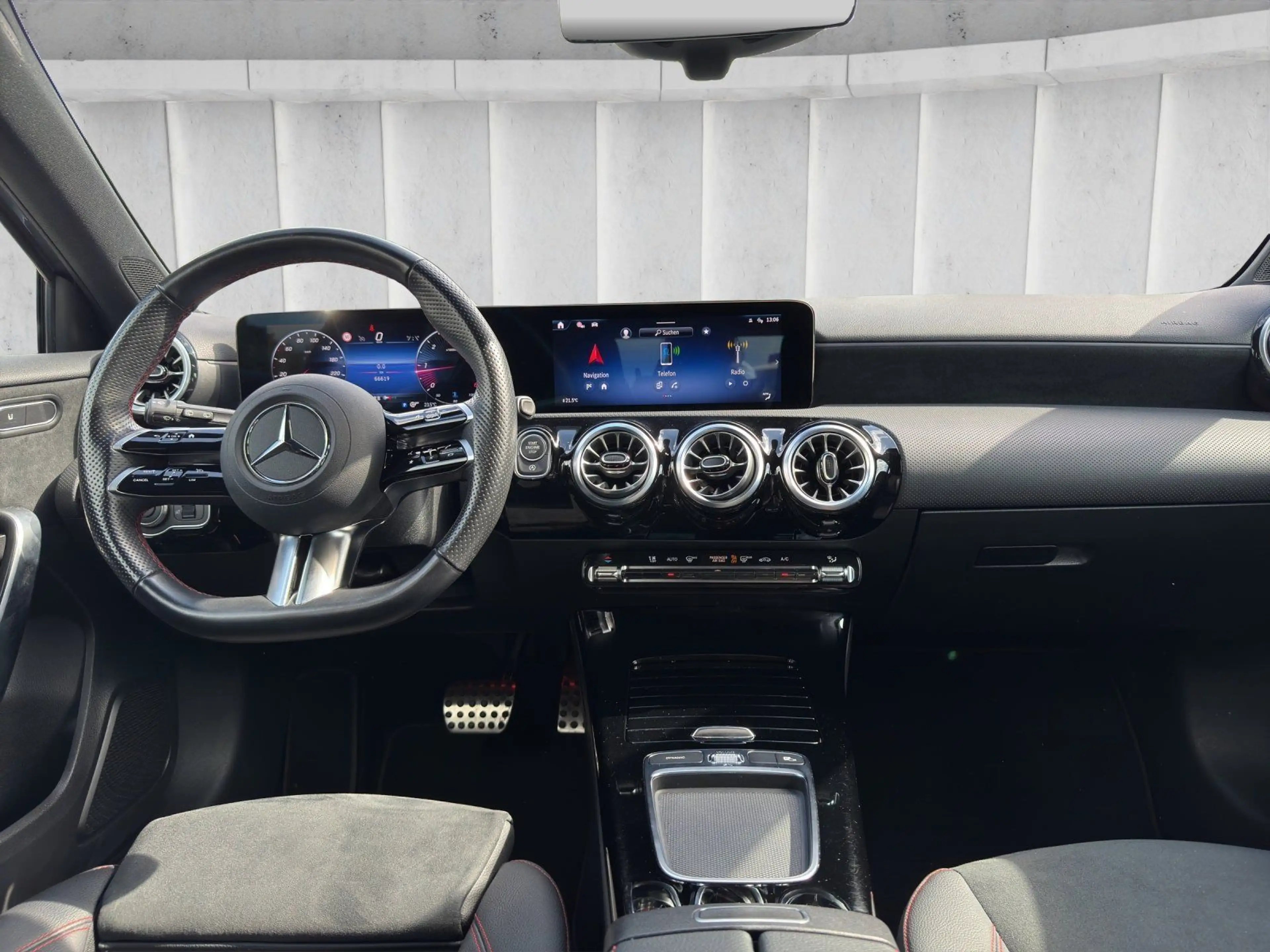 Mercedes-Benz A 220 d AMG Line Kamera Ambiente LED Spurhalte — photo 14
