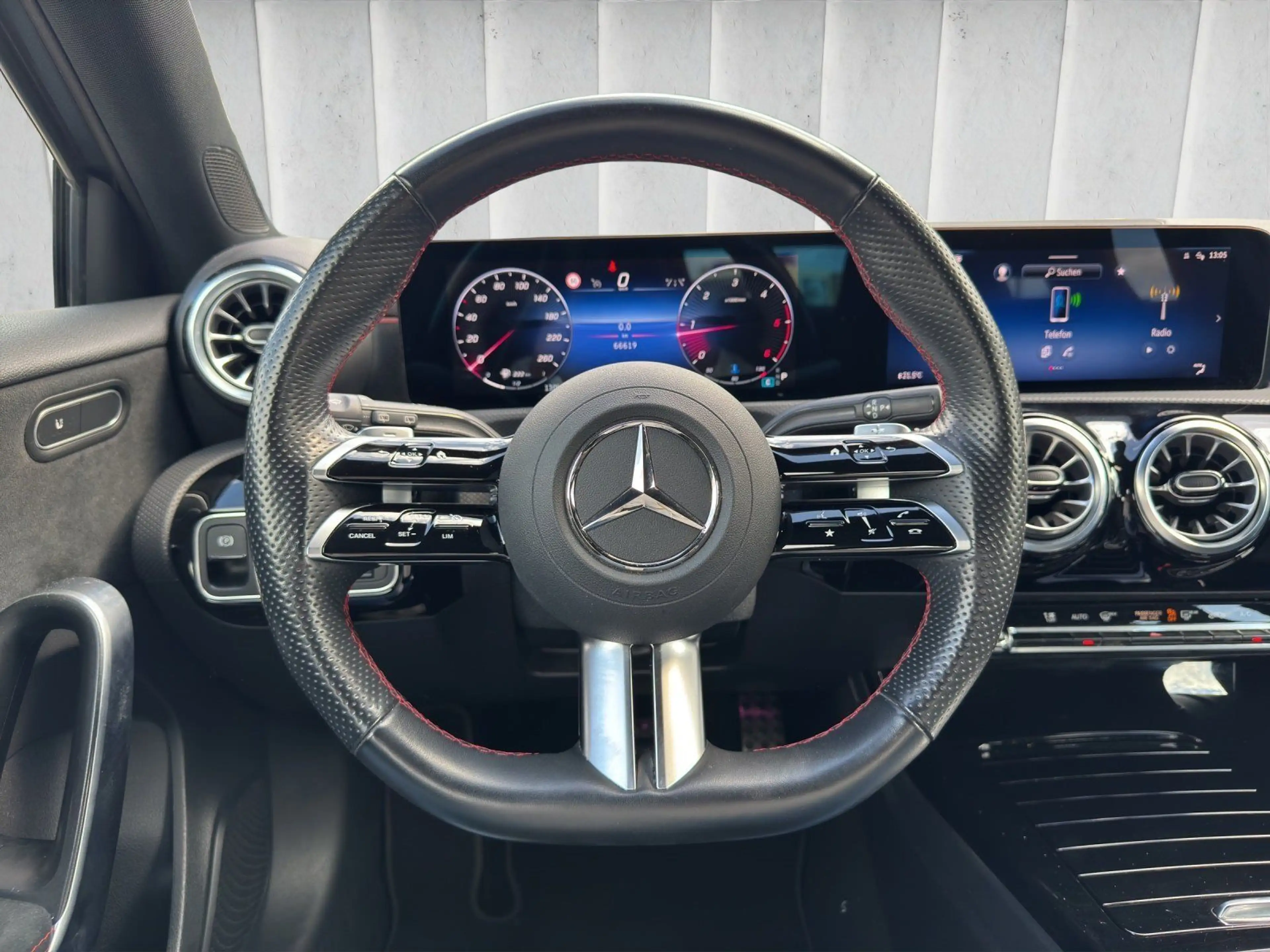 Mercedes-Benz A 220 d AMG Line Kamera Ambiente LED Spurhalte — photo 10