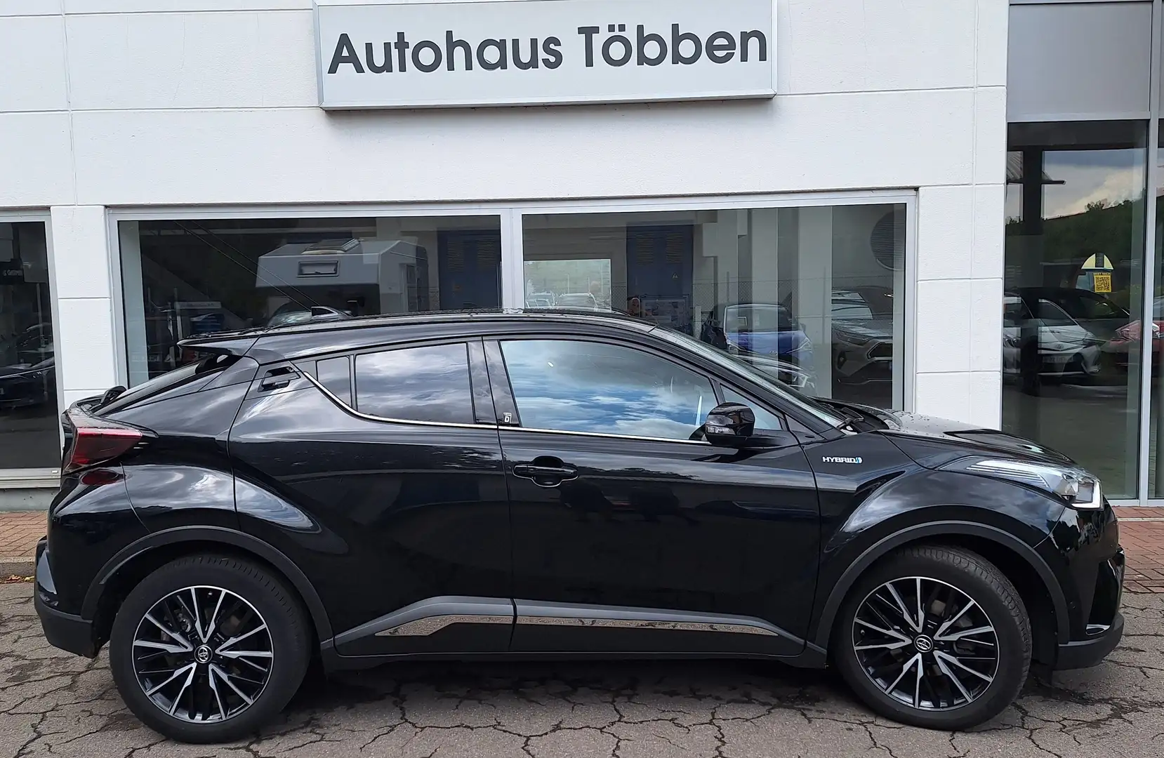 Toyota C-HR Hybrid Team D + LED Paket + WKR + Garantie Černá - 1