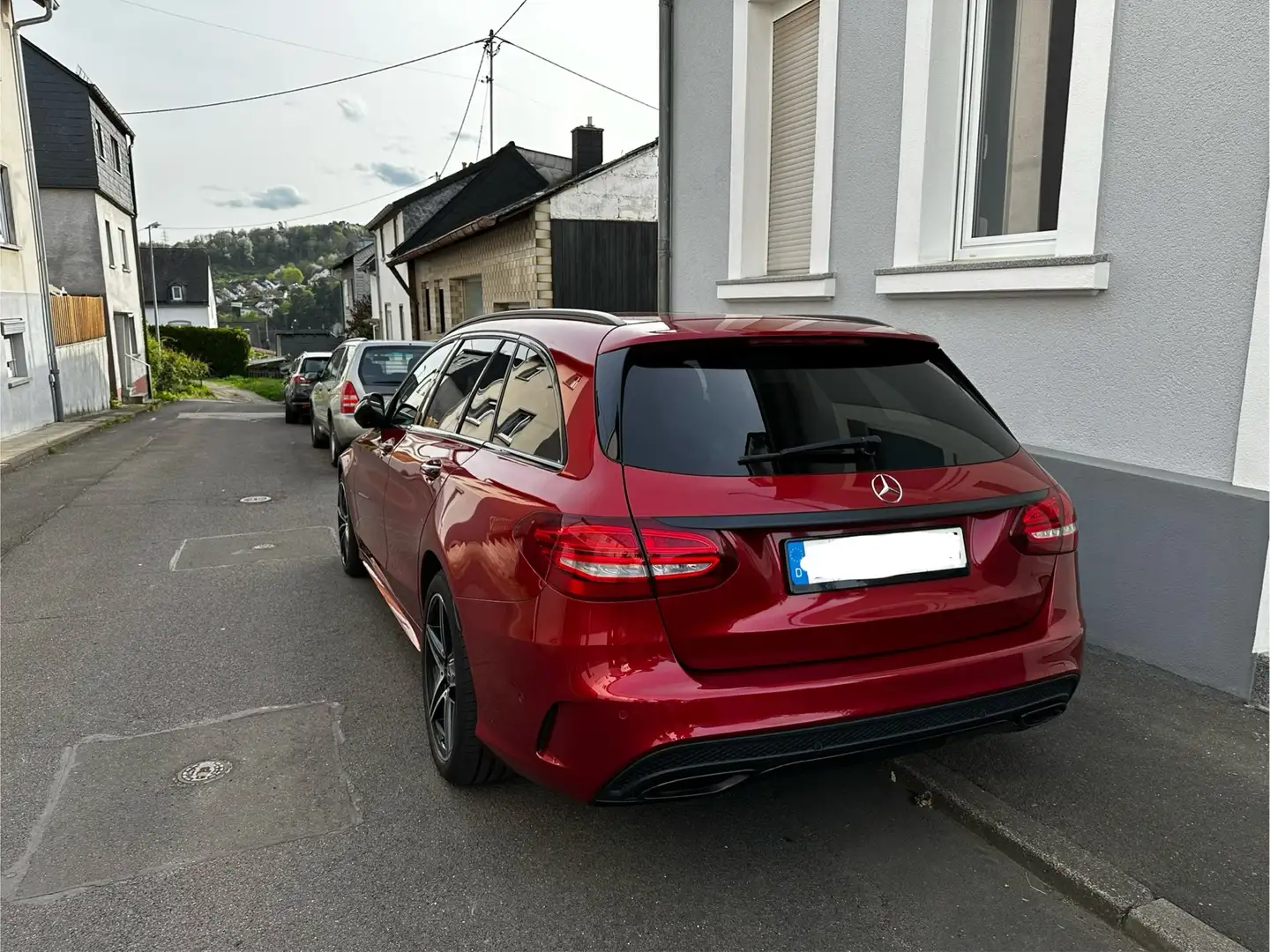 Mercedes-Benz C 250 T 9G-TRONIC AMG Line Rojo - 2