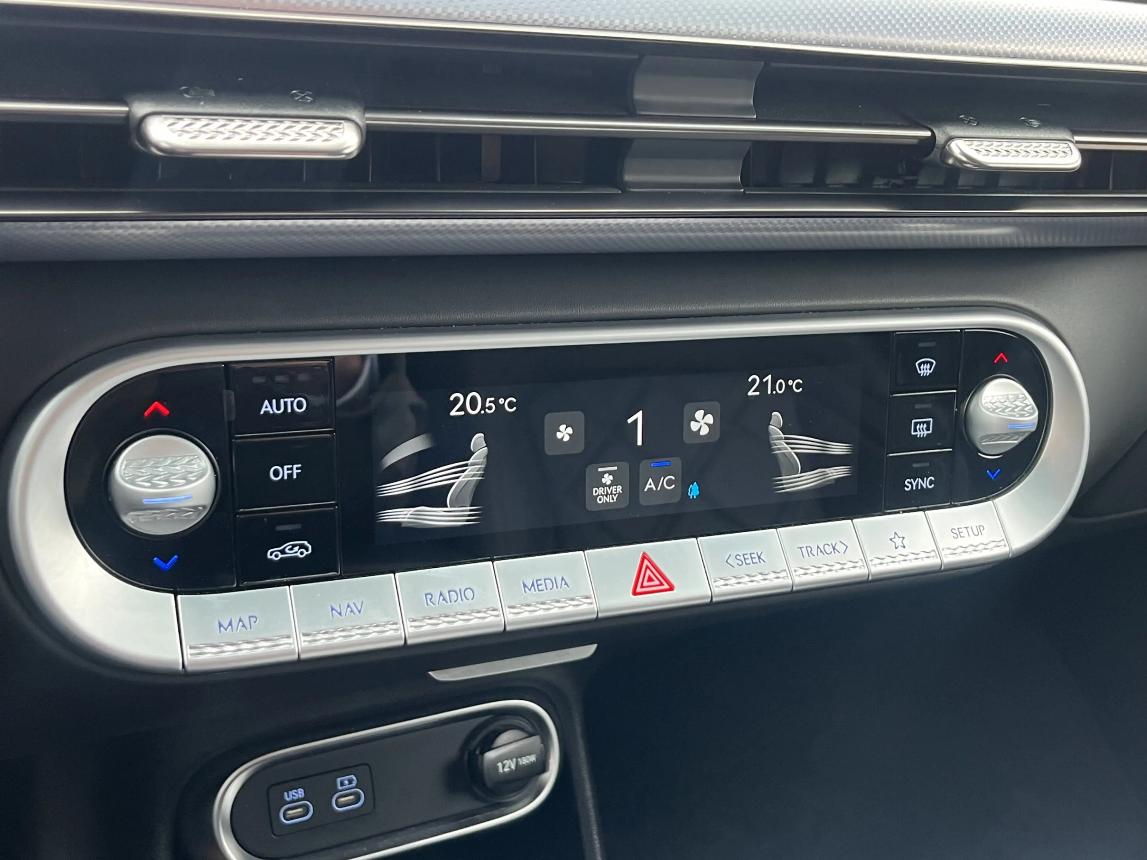 Genesis GV60 Performance Dual Motor Luxury 84 kWh 490pk | B&O A — photo 30
