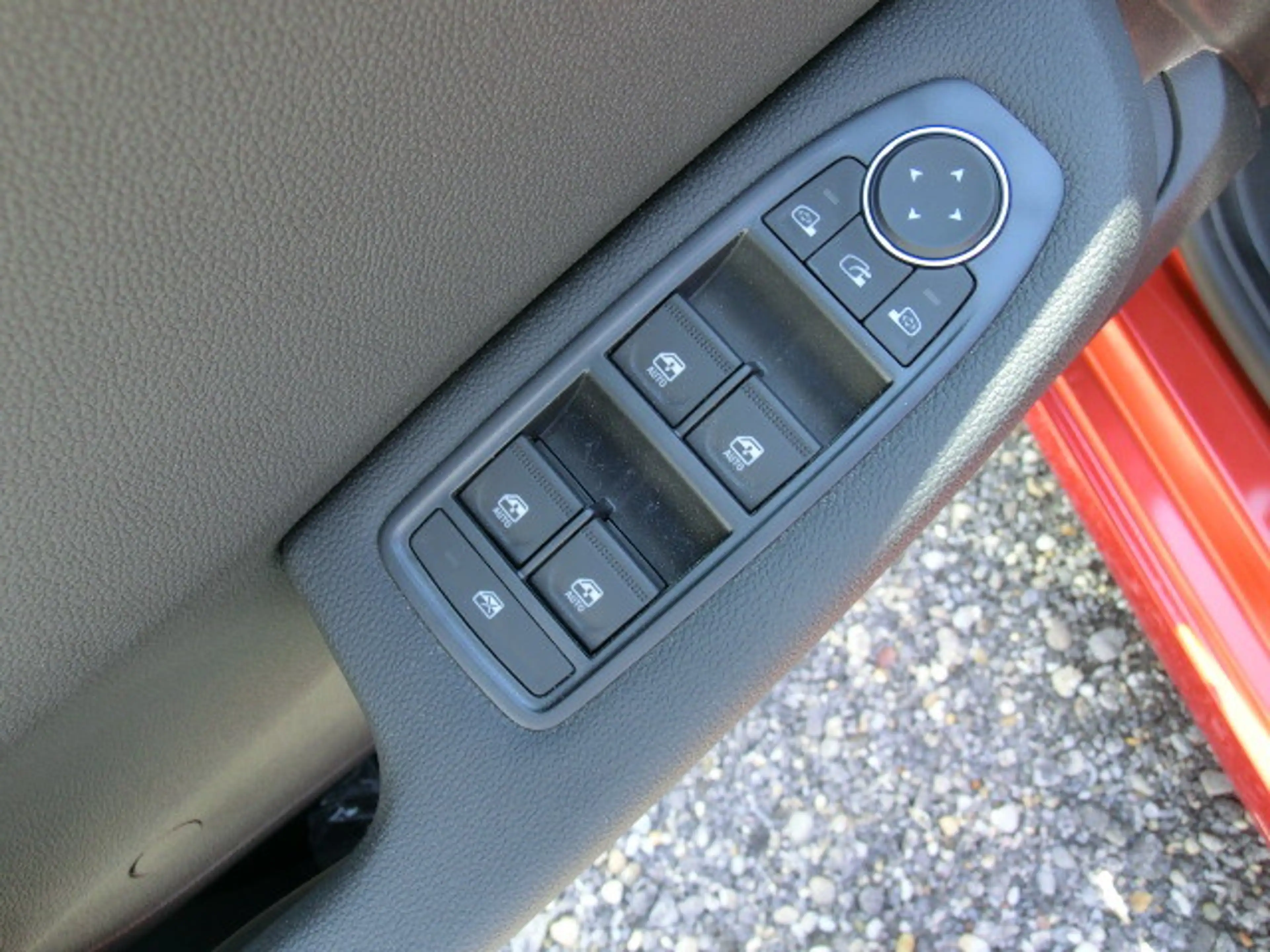Mitsubishi Colt 1,0 MPI-T Intense — photo 5