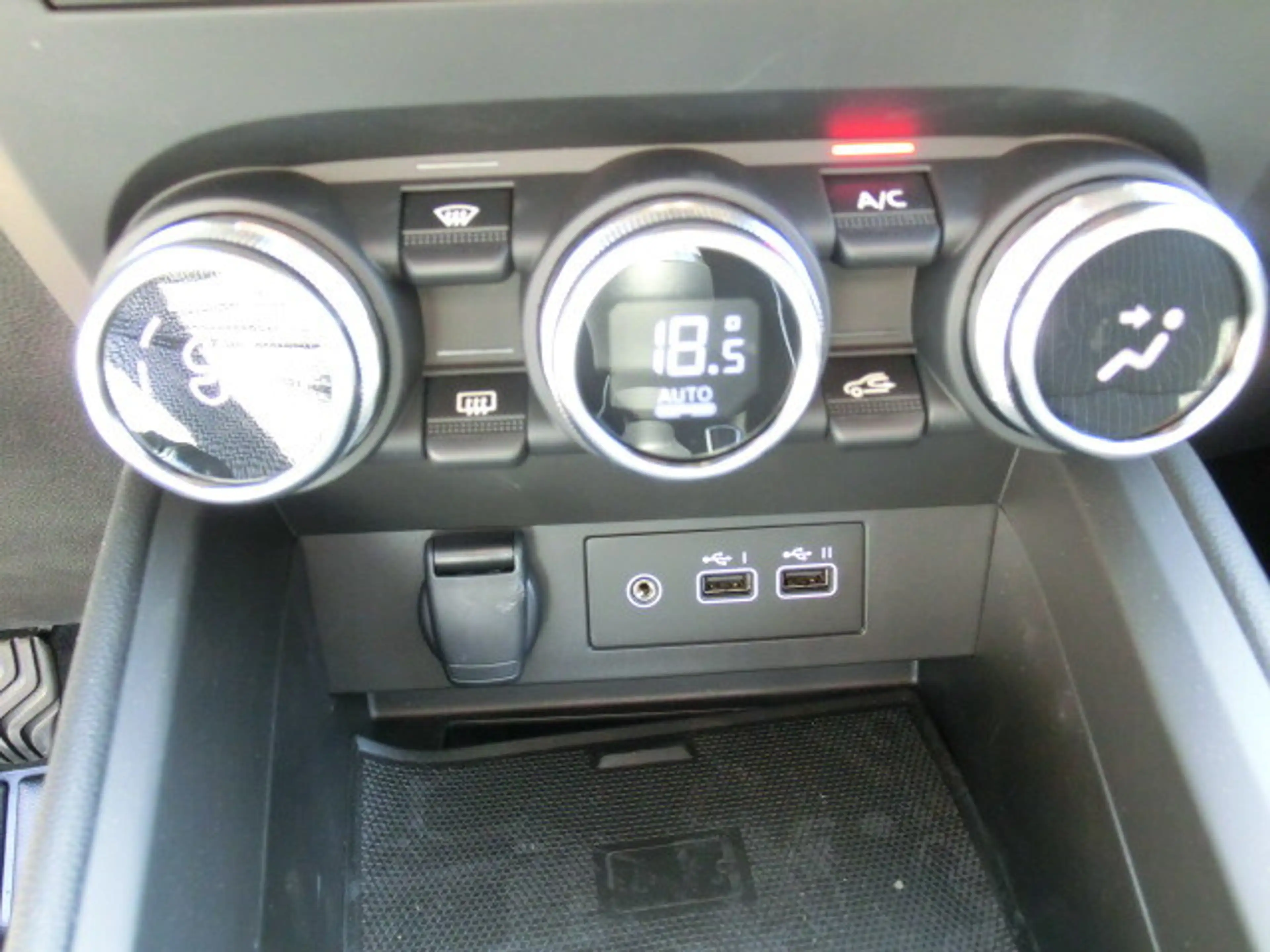 Mitsubishi Colt 1,0 MPI-T Intense — photo 12