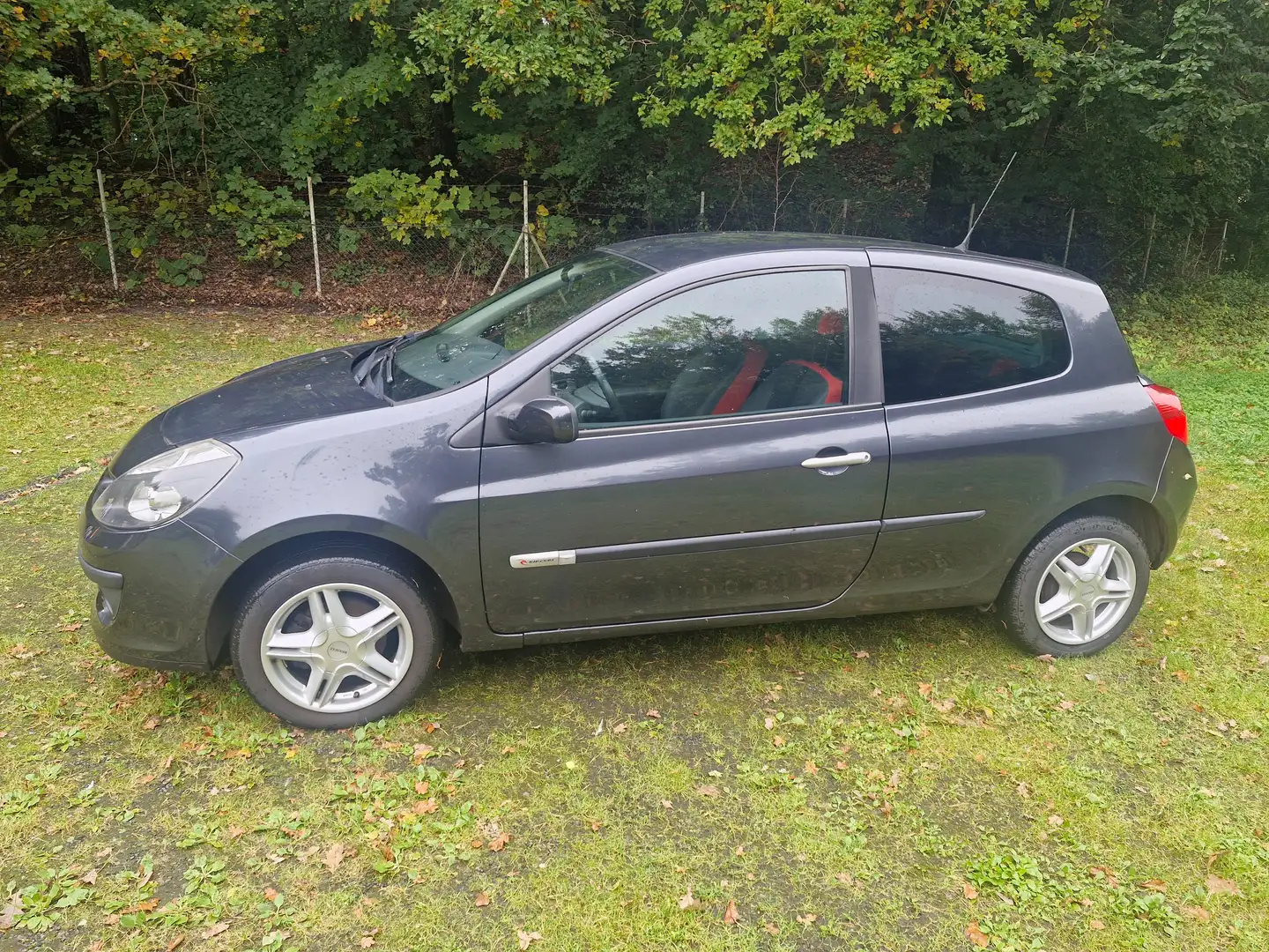 Renault Clio Schwarz - 1