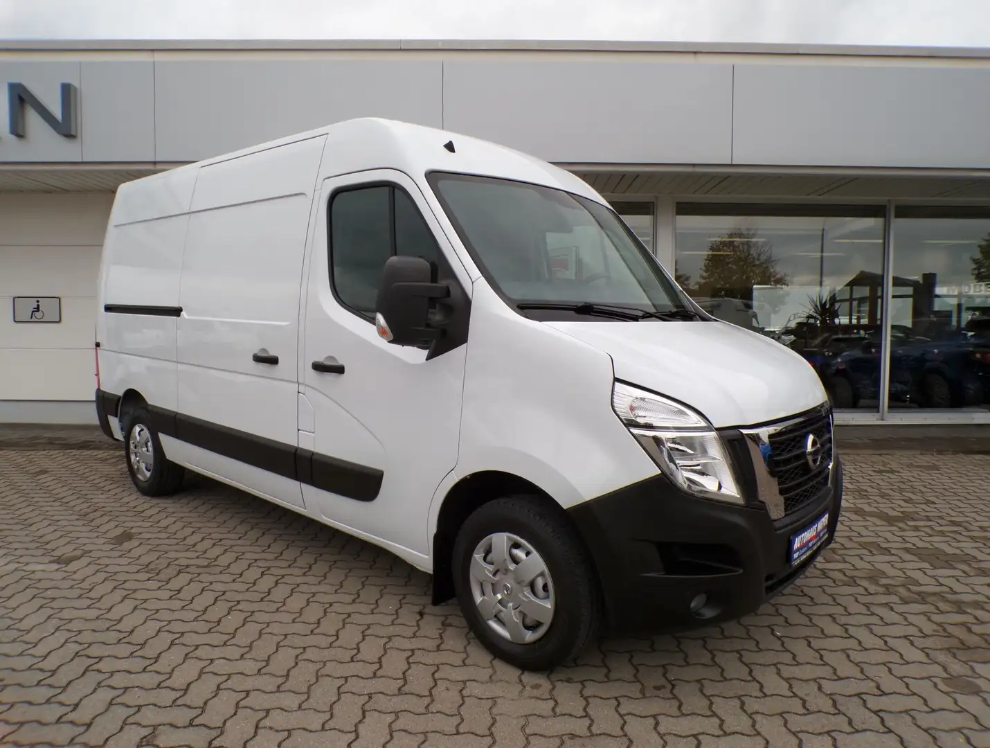 Nissan NV400 3,5t dCi 135 DPF L2H2 COMFORT KLIMA AHK Weiß - 1