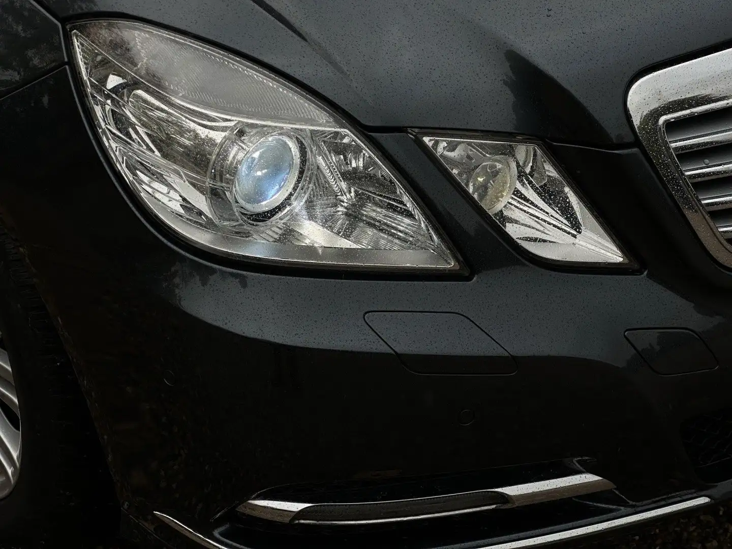 Mercedes-Benz E 220 CDI Elegance (NAVI-XENON-KLIMA-SHZ-TEMPO) Grau - 2