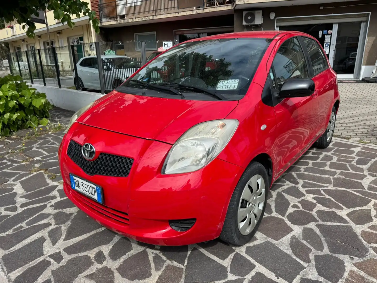 Toyota Yaris 1000 benzina - 2