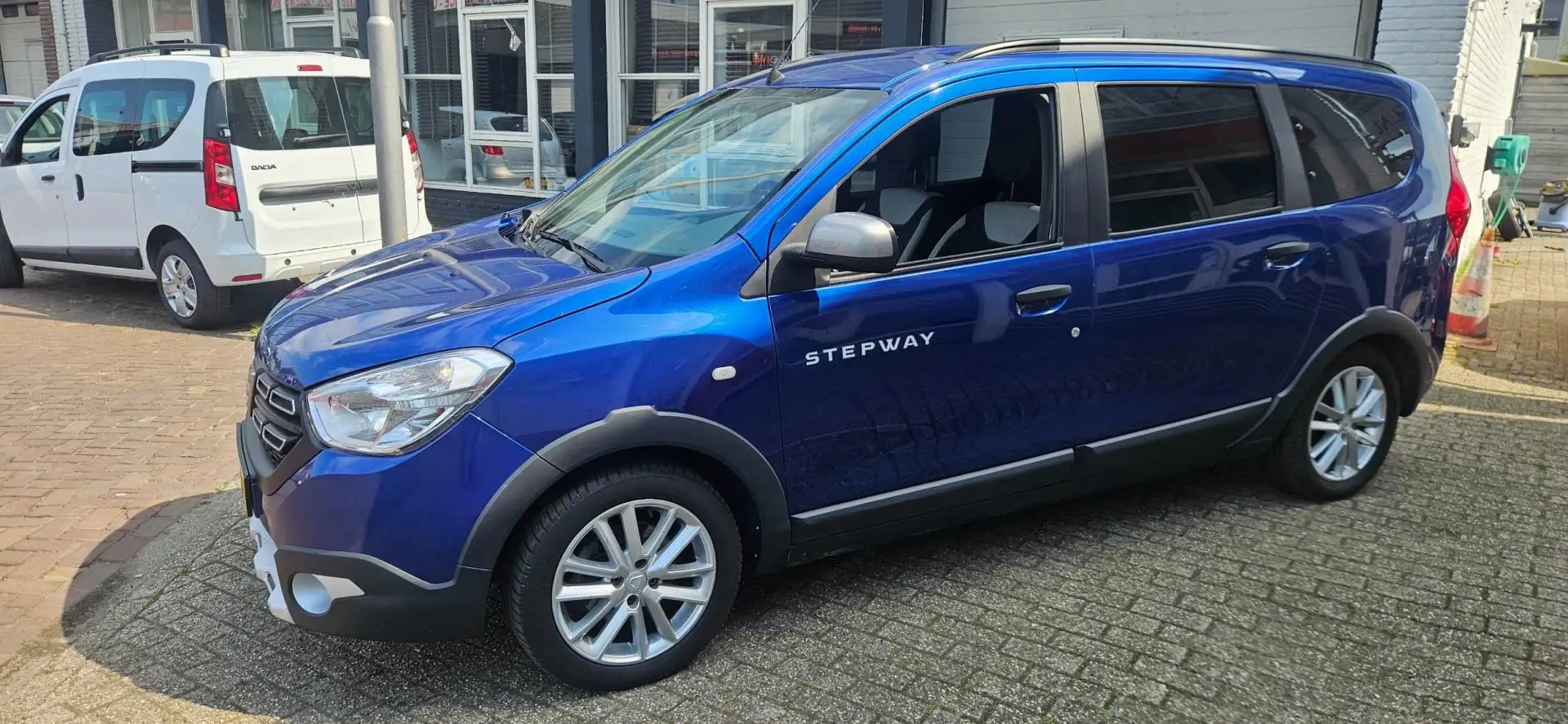 Dacia Lodgy 1.3 TCe Stepway 7p Blauw - 2