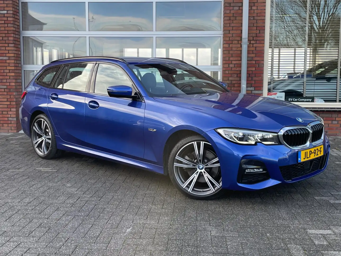 BMW 320 3-serie 320e Touring Business Edition Plus | M-Spo Blauw - 2