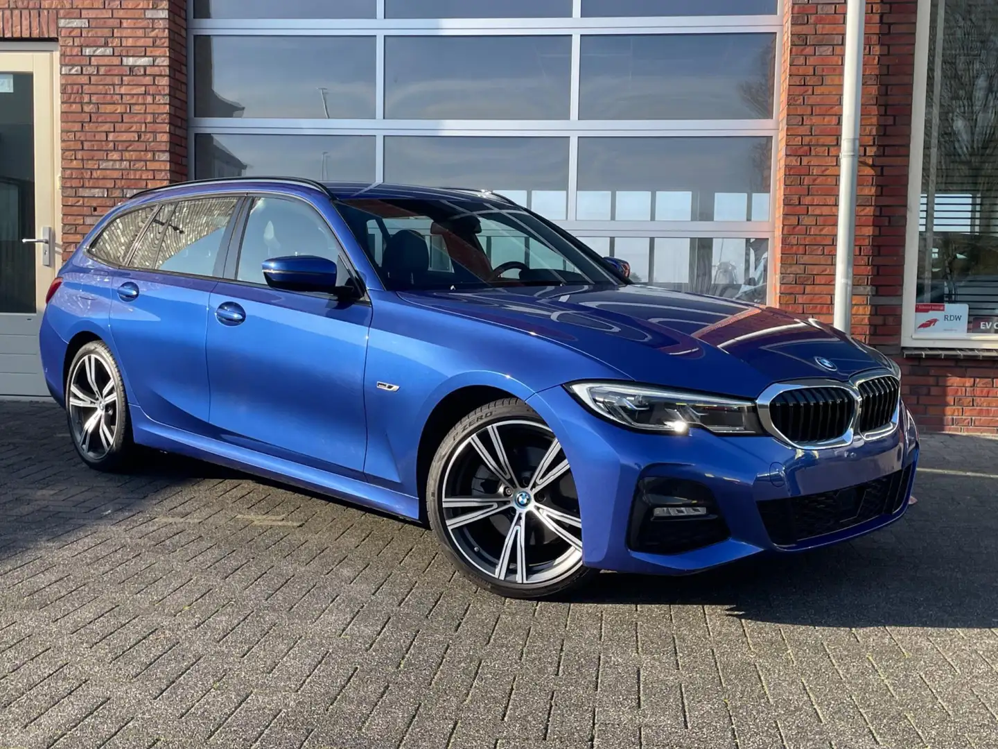 BMW 320 3-serie 320e Business Edition Plus | M-Sportpakket Bleu - 2