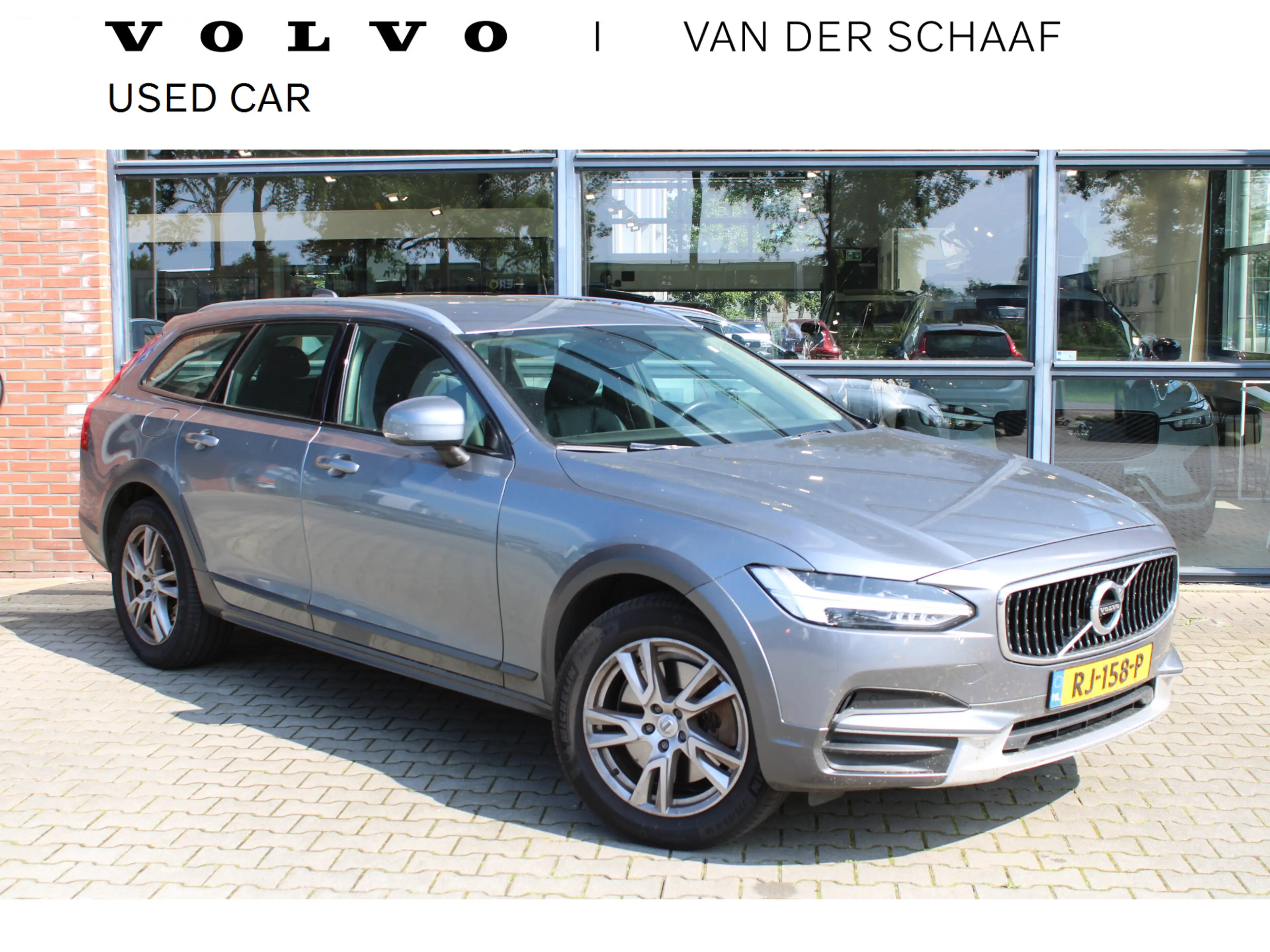 Volvo V90 Cross Country T5 AWD 90th Anniversary Edition | Trekhaak | Blis