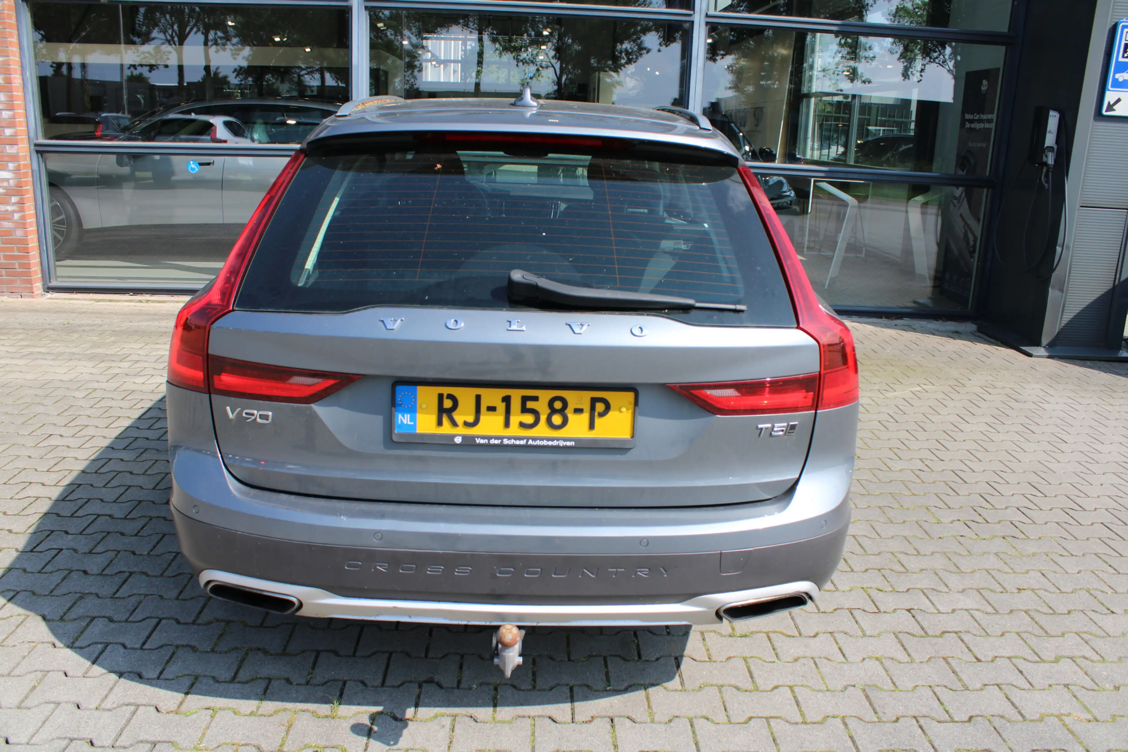Volvo V90 Cross Country T5 AWD 90th Anniversary Edition | Trekhaak | Blis — photo 11