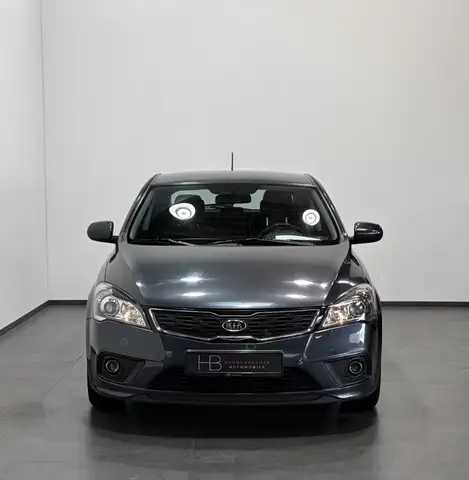 Kia Ceed view 2
