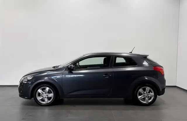 Kia Ceed view 3