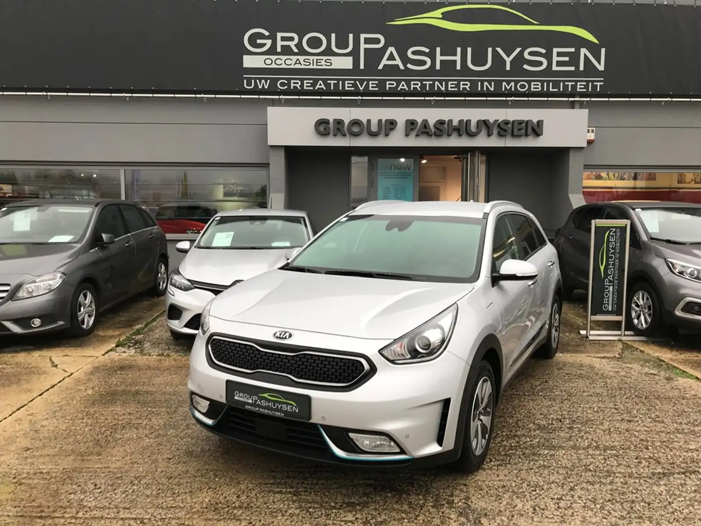 Kia Niro ECO PLUGIN HYBRIDE 1.6GDi 105PK Automaat Zilver - 1