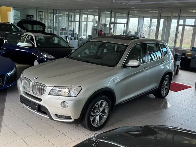 BMW X3 xDrive 30d AHK Panorama PDC NAVI Leder Xenon