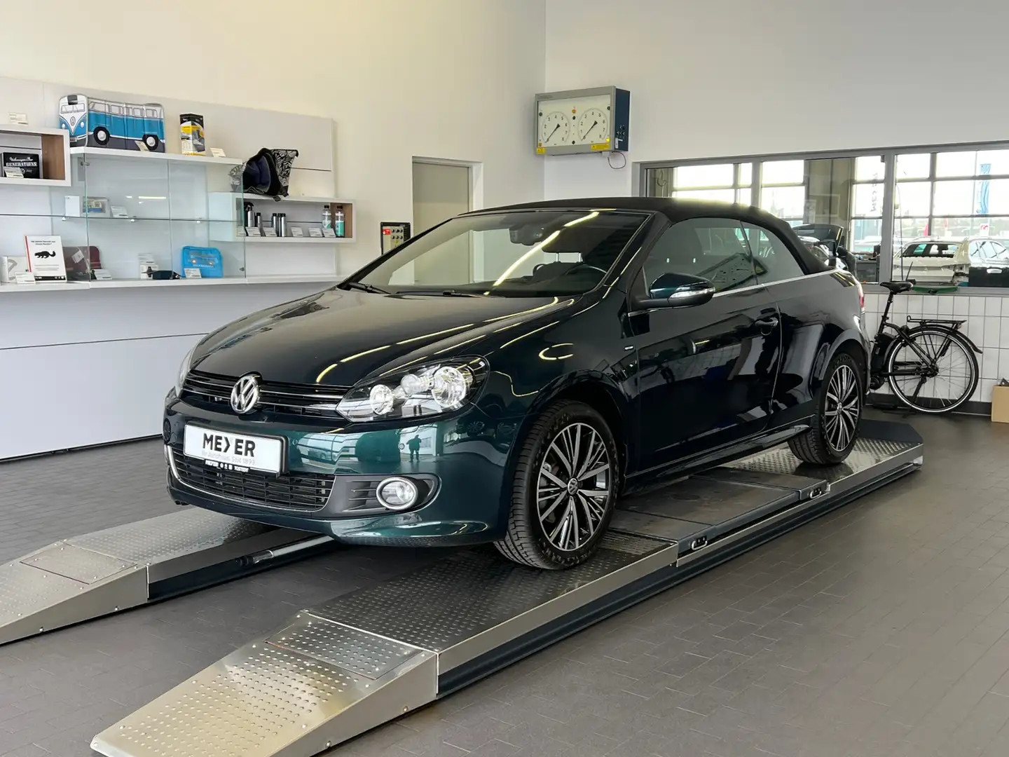 Volkswagen Golf Cabriolet VI Cabriolet Allstar 1.4 TSI *Navi, PDC, Kamera* Grün - 2