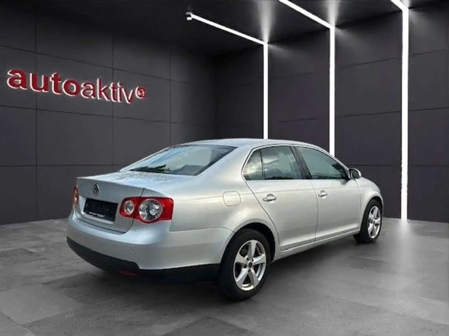 Volkswagen Jetta V Comfortline/TÜV bis 10.2027/Klimaautomat Silber - 1