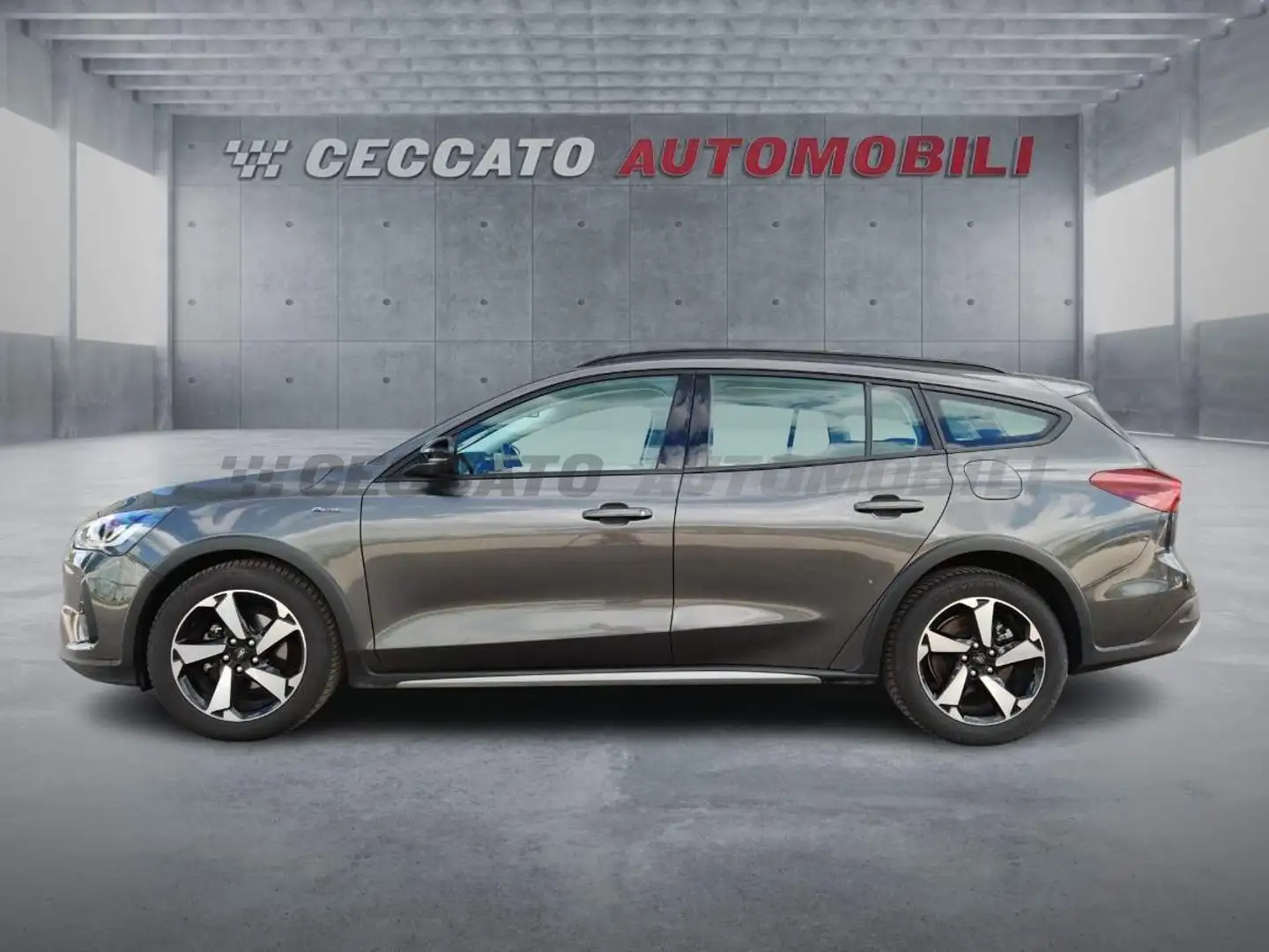 Ford Focus Focus Active SW 1.0t ecoboost h 125cv Grijs - 2