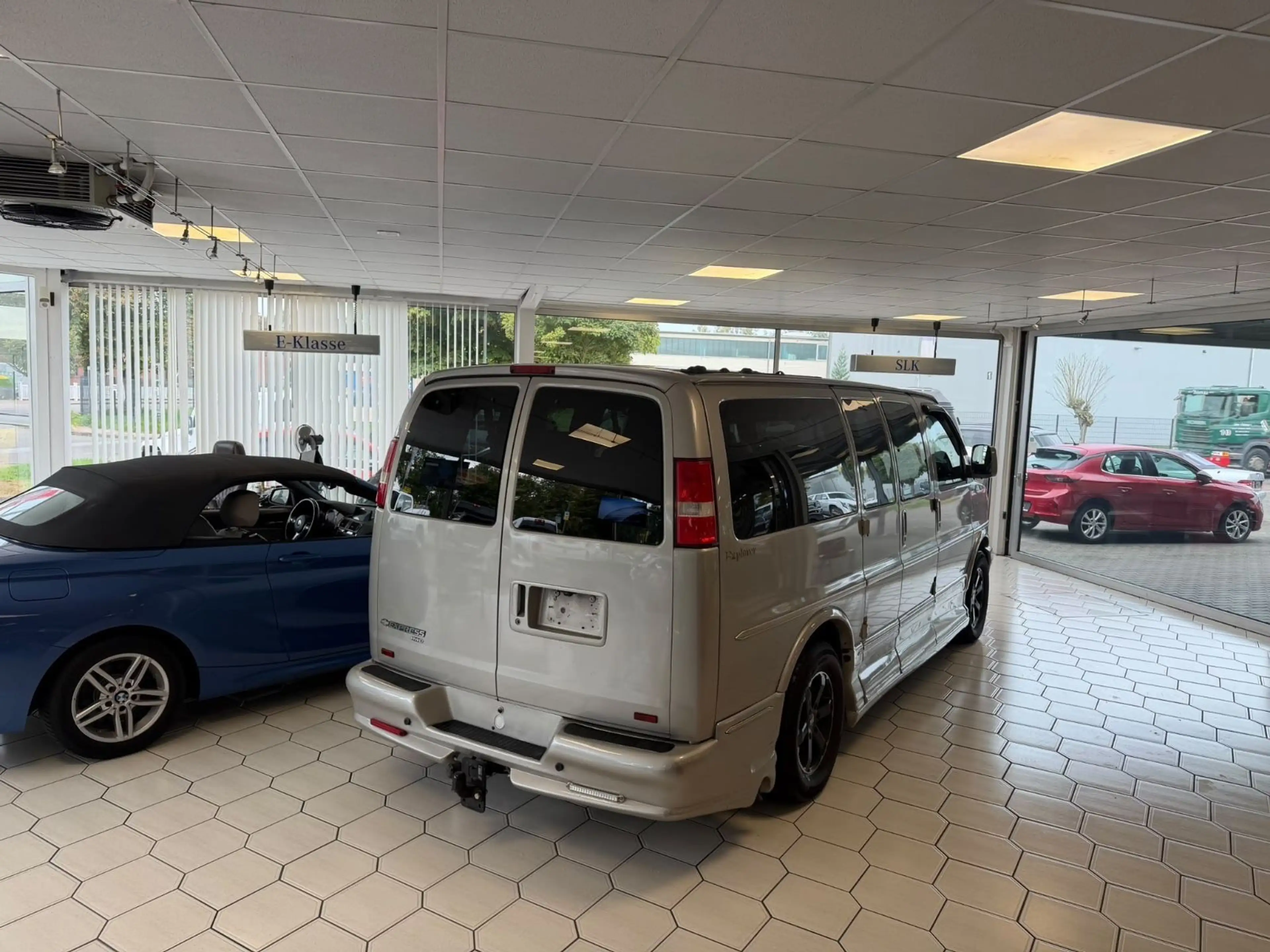 Chevrolet Express 5,3  AWD Explorer Limited SE LowTop — photo 9