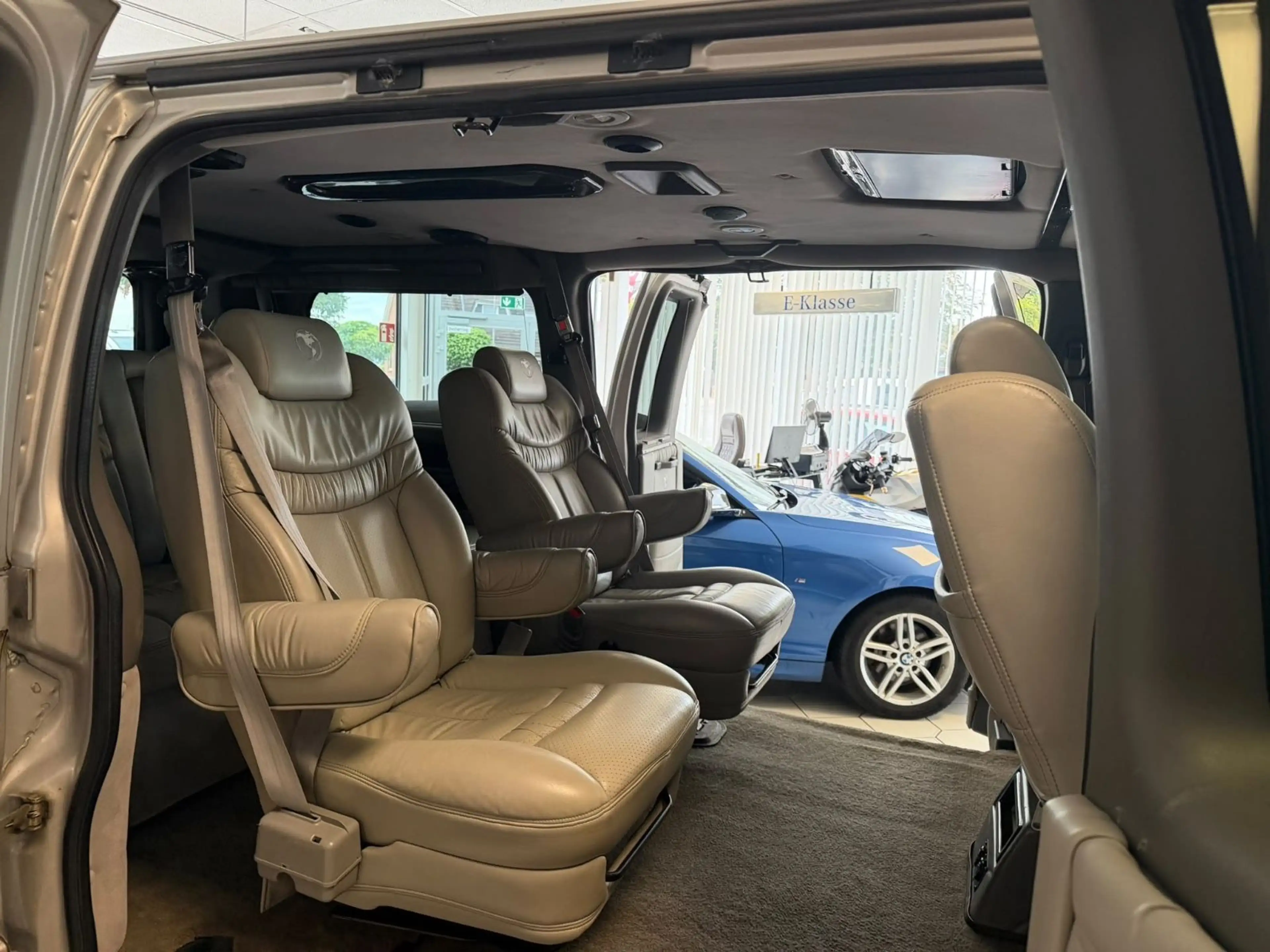 Chevrolet Express 5,3  AWD Explorer Limited SE LowTop — photo 12