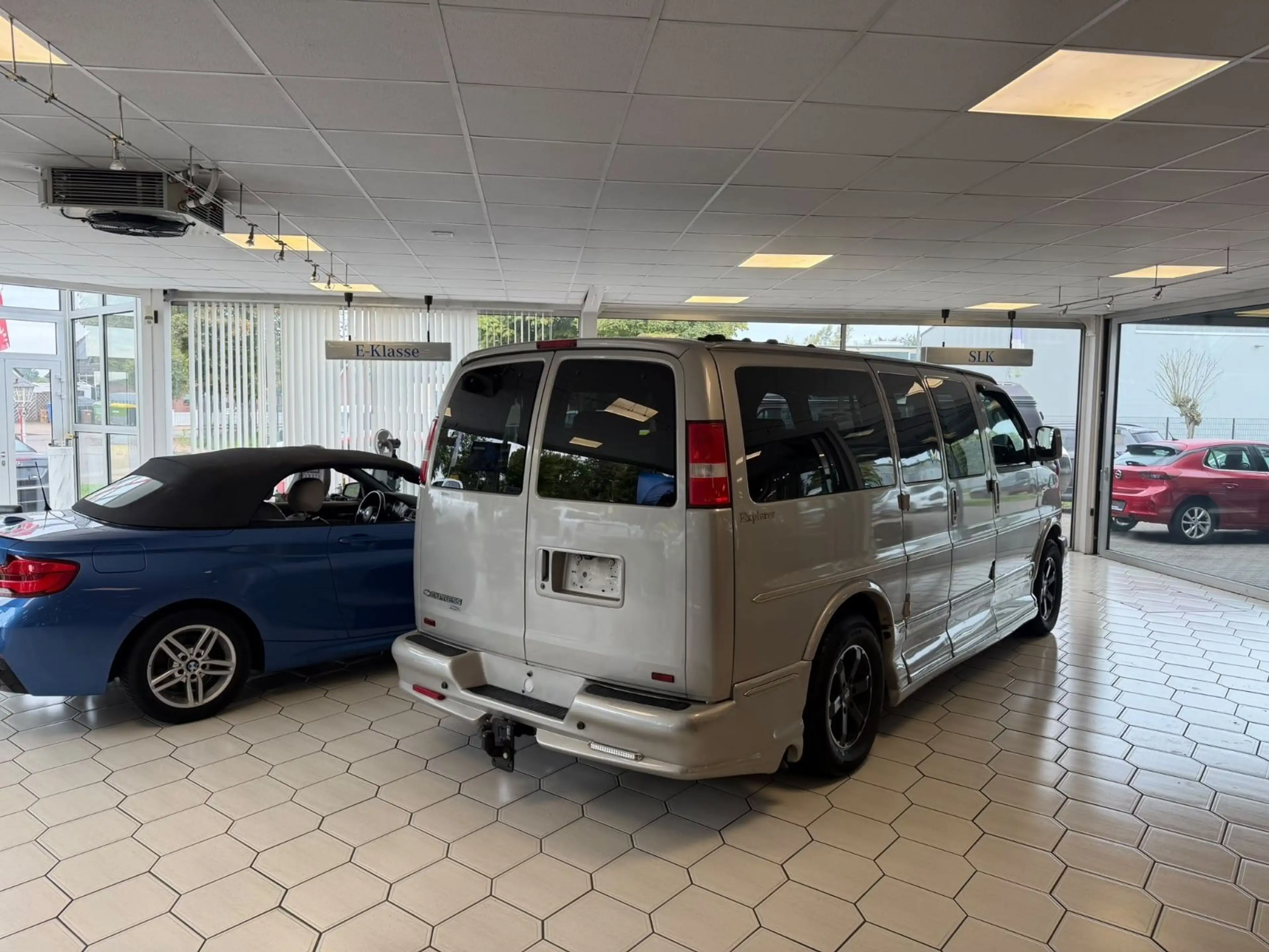 Chevrolet Express 5,3  AWD Explorer Limited SE LowTop — photo 14