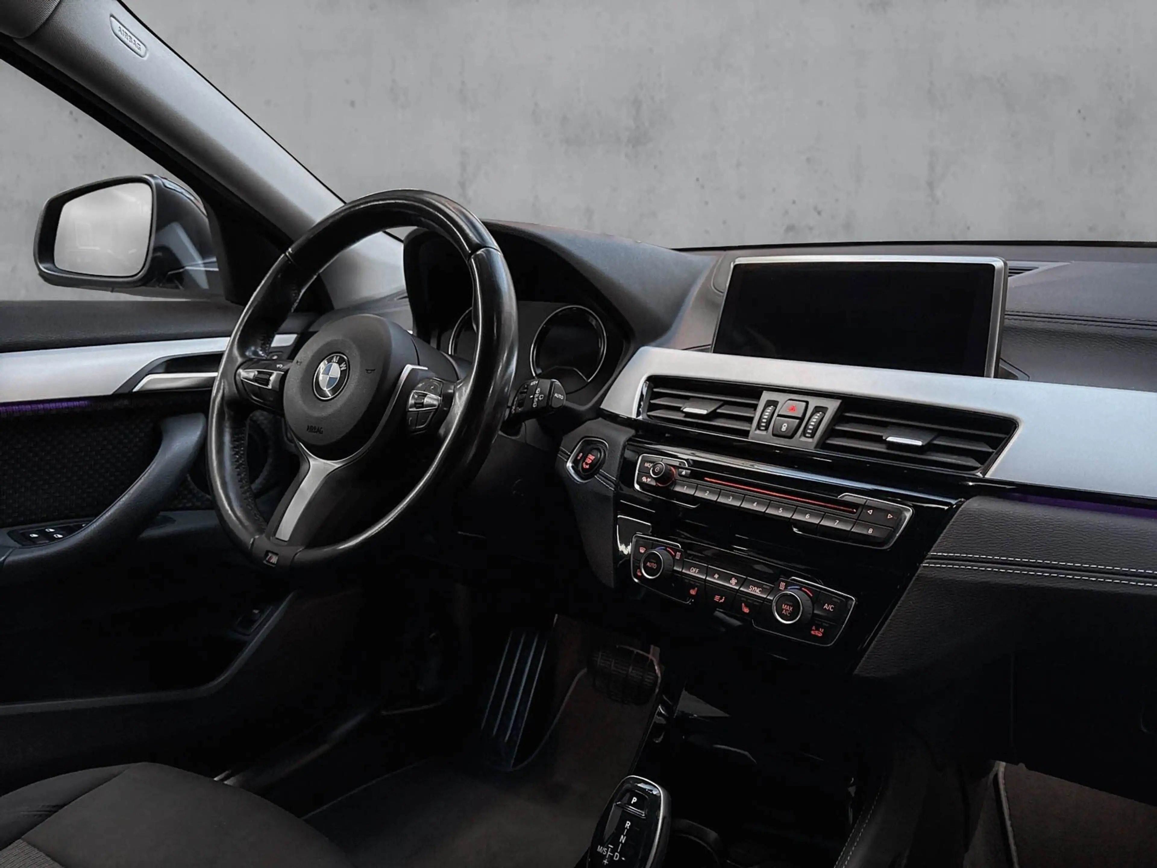 BMW X2 sDrive20i Advantage Kamera+PDC+Navi+Sitzheiz — photo 13