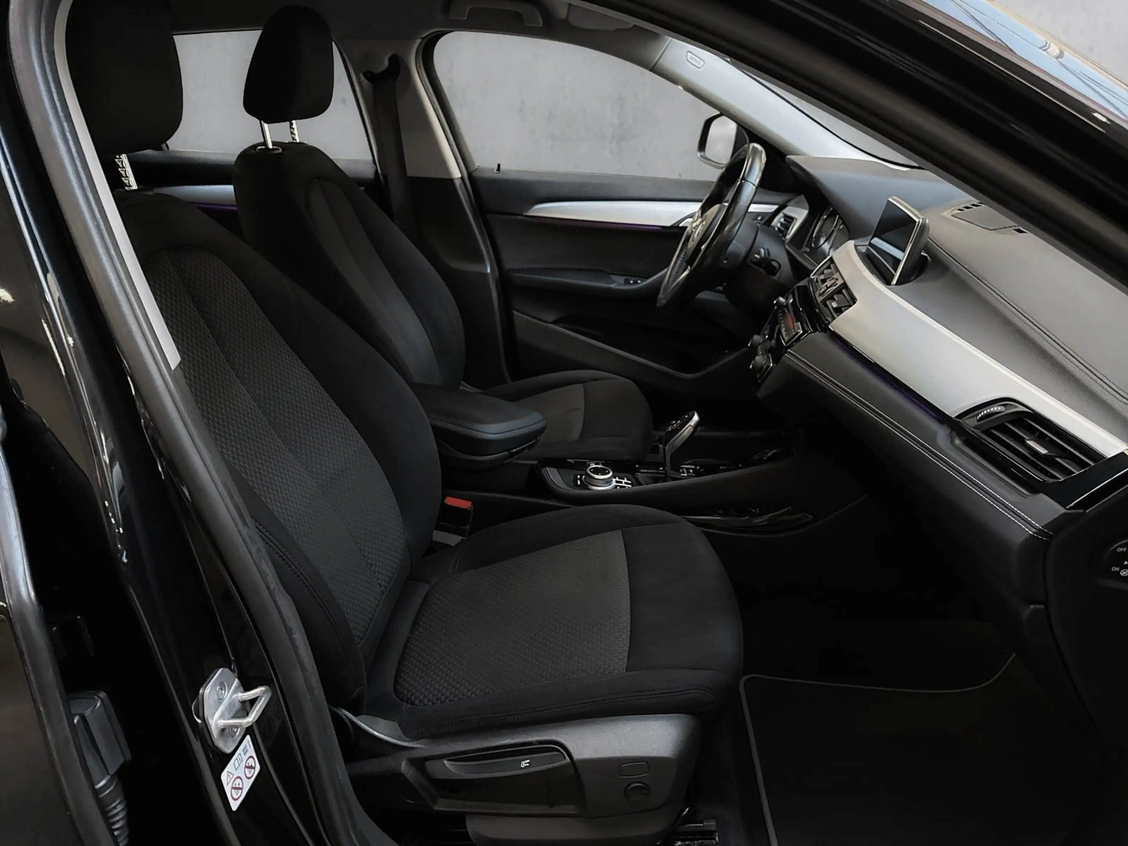 BMW X2 sDrive20i Advantage Kamera+PDC+Navi+Sitzheiz — photo 15