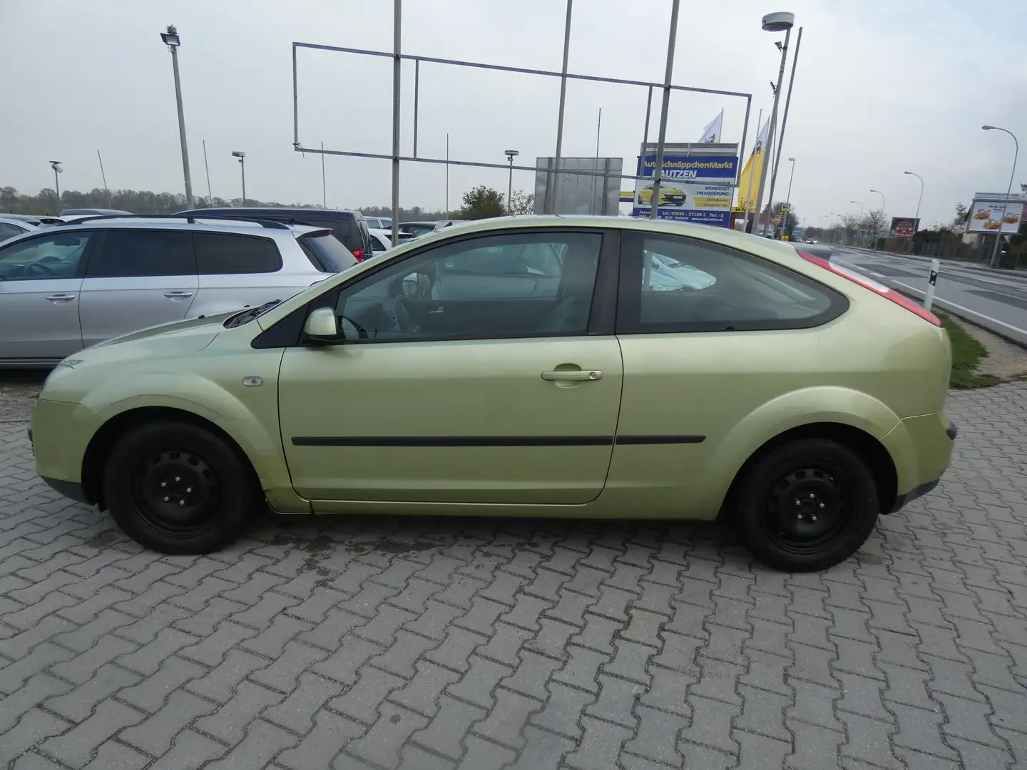 Ford Focus Fun X CD Radio Klima HU 09/2025 Grün - 2