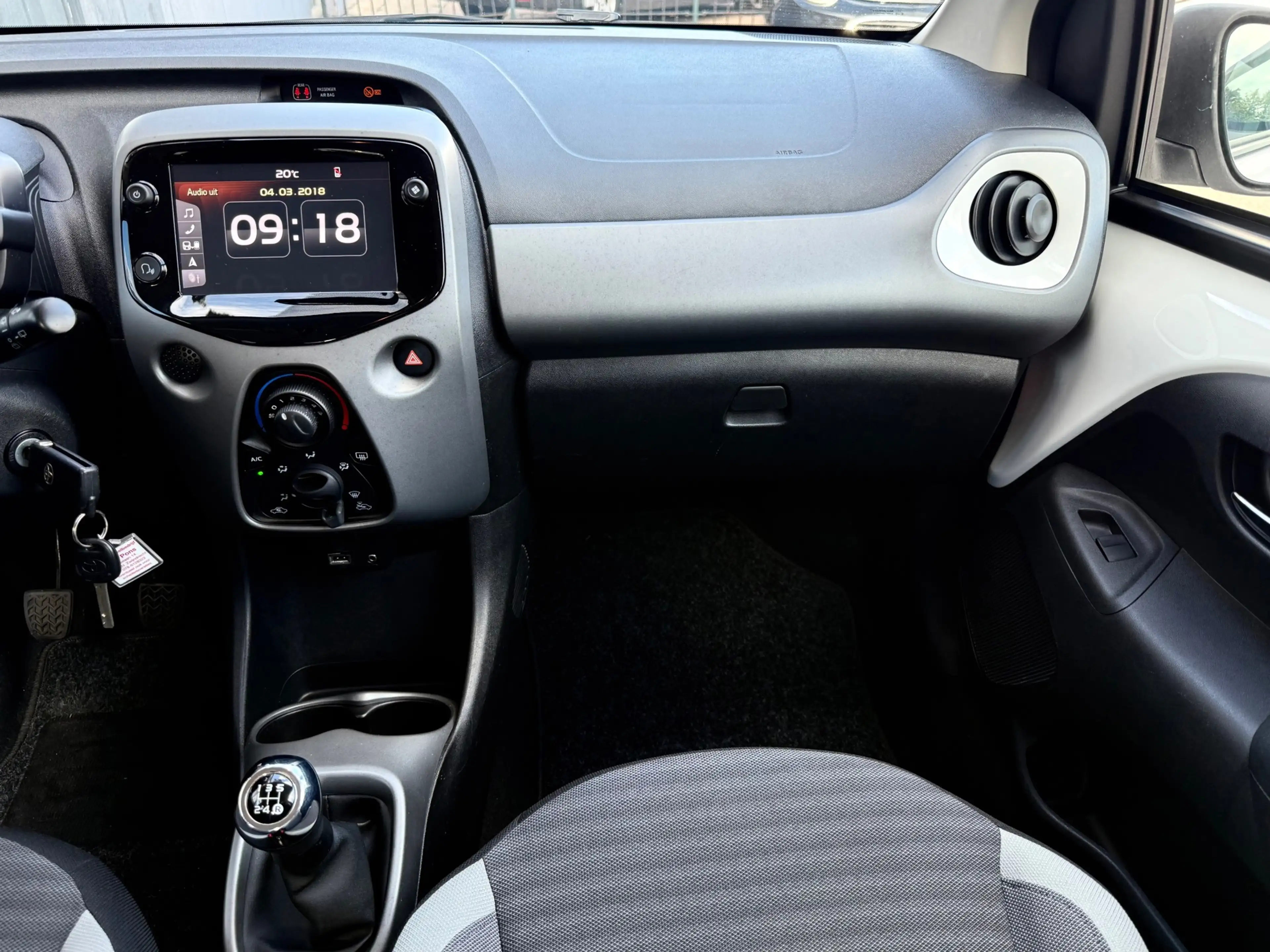 Toyota Aygo 1.0 VVT-i x-play| CARPLAY| CAMERA| NAVI — photo 7