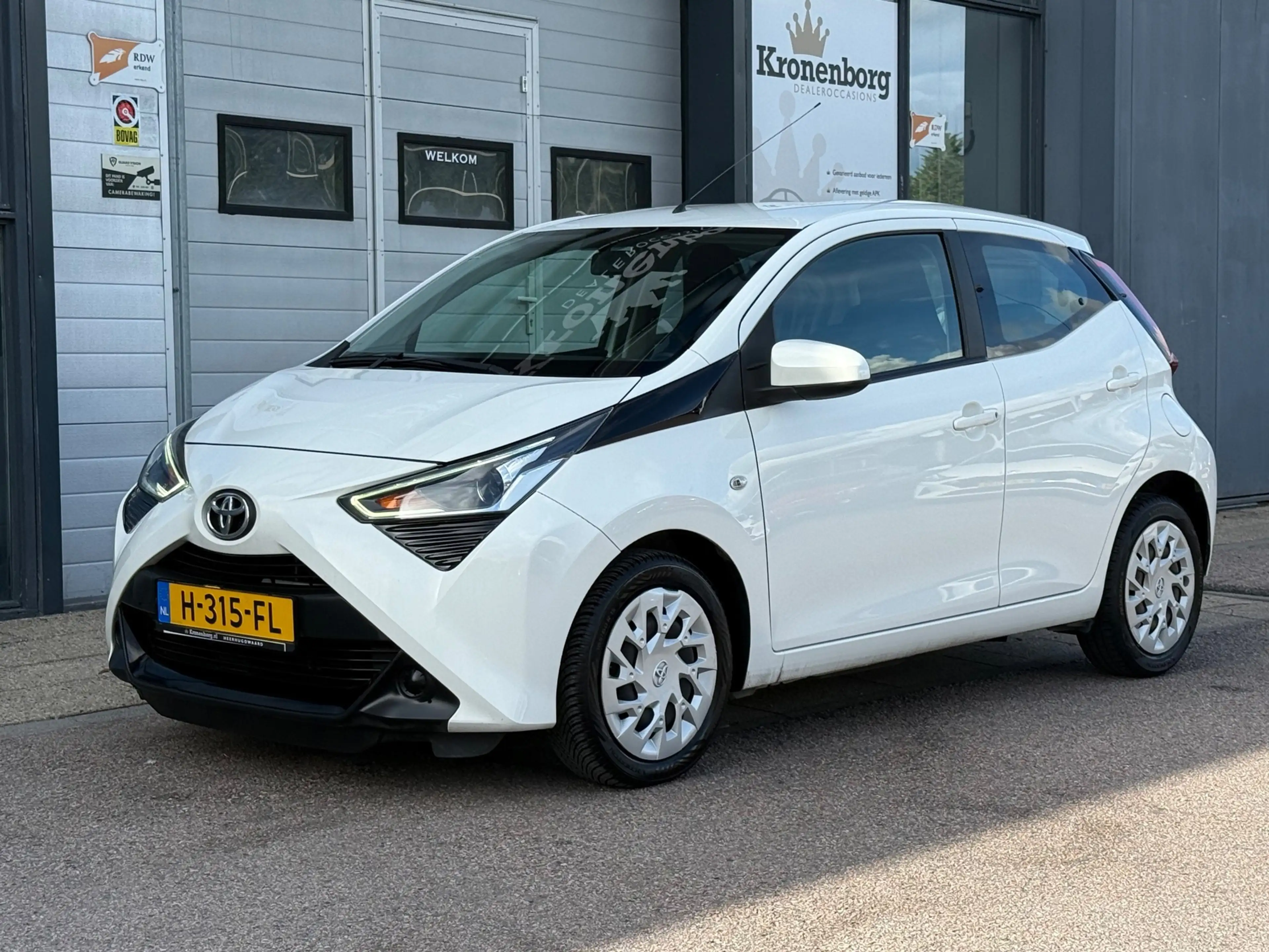 Toyota Aygo 1.0 VVT-i x-play| CARPLAY| CAMERA| NAVI — photo 10