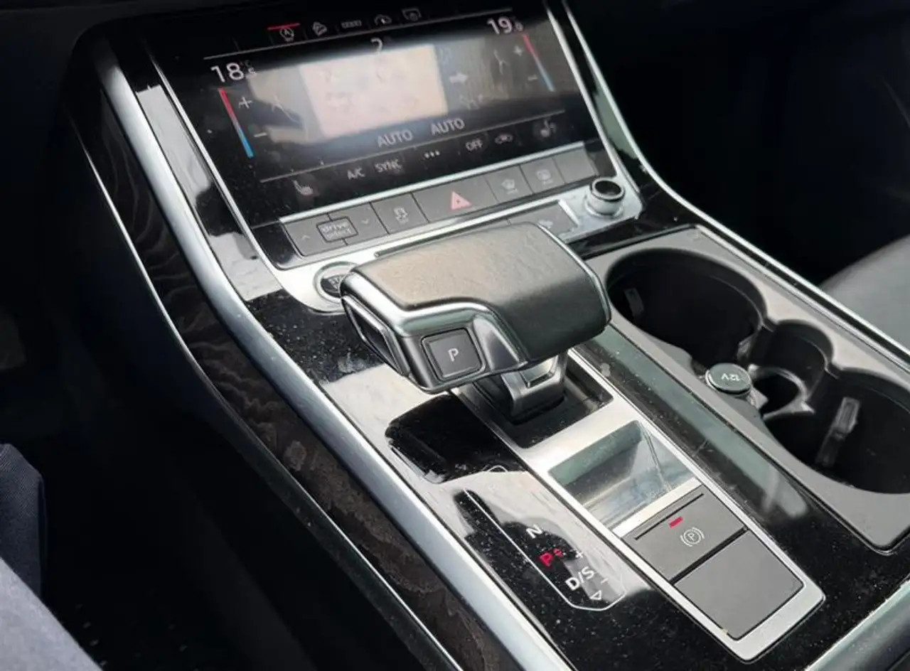 Audi Q7 снимка Audi Q7