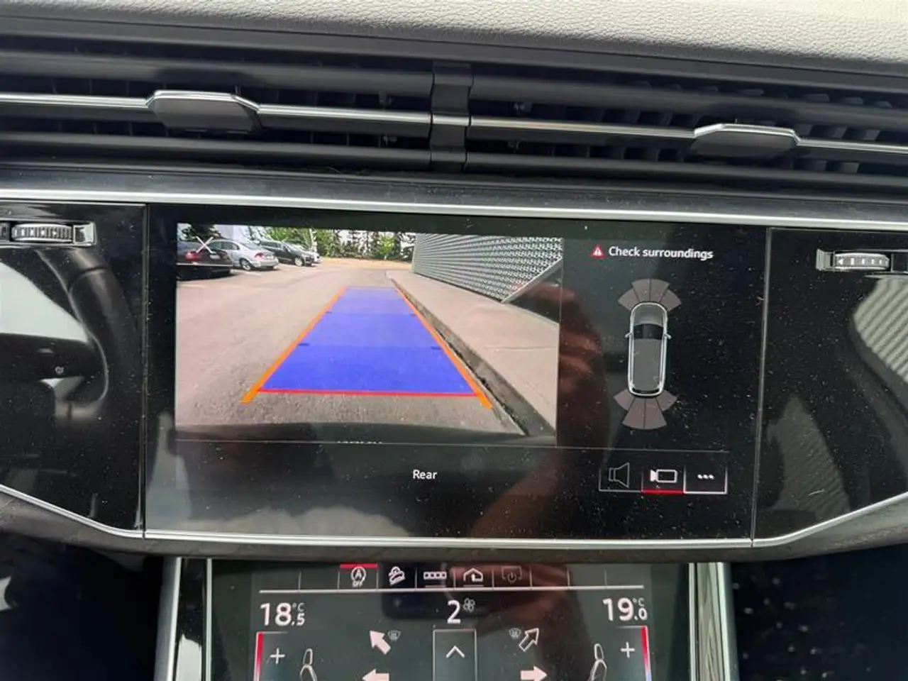 Audi Q7 снимка Audi Q7