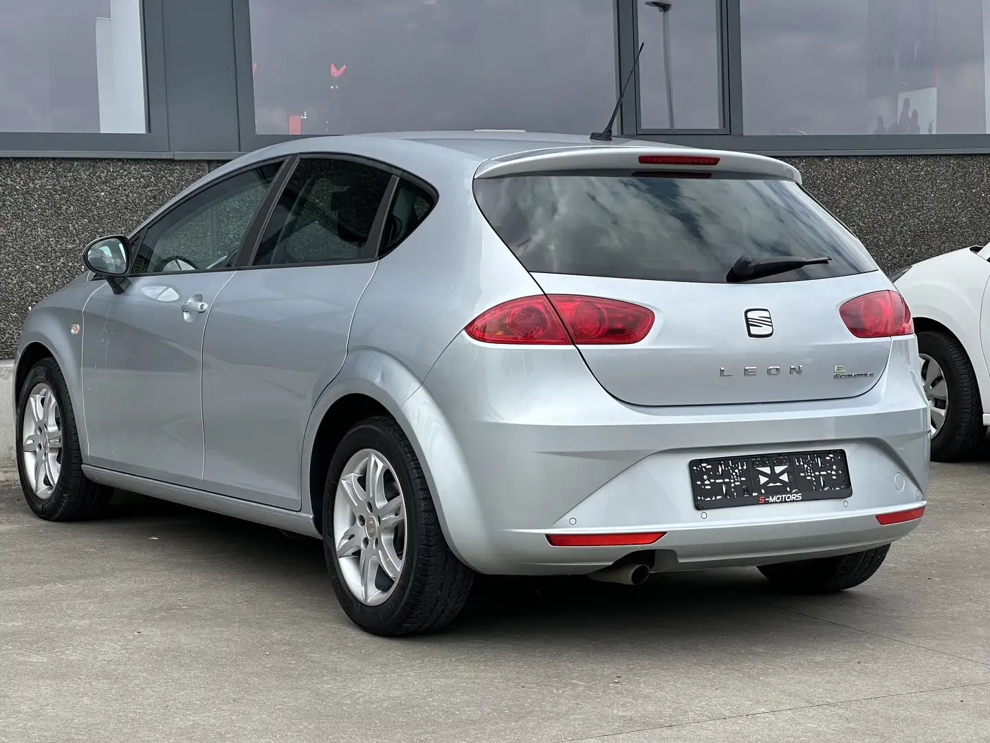 SEAT Leon 1.6 CR TDi Gris - 2