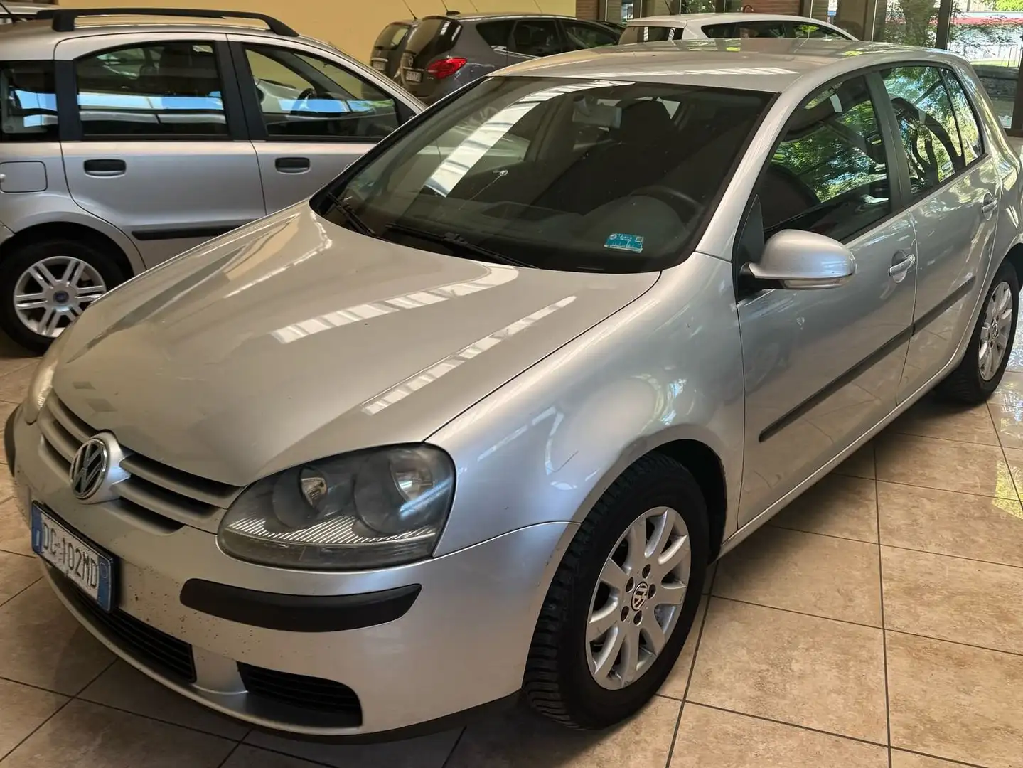 Volkswagen Golf Golf 5p 1.9 tdi Trendline Argento - 1